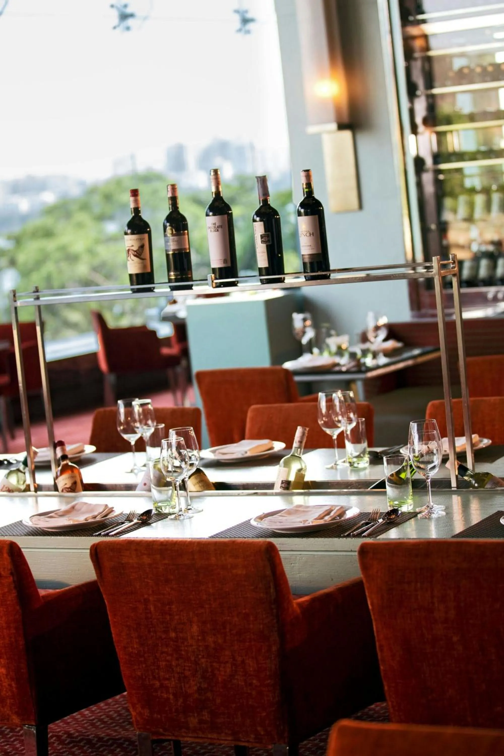 Restaurant/places to eat in Marriott Executive Apartment - Lakeside Chalet, Mumbai