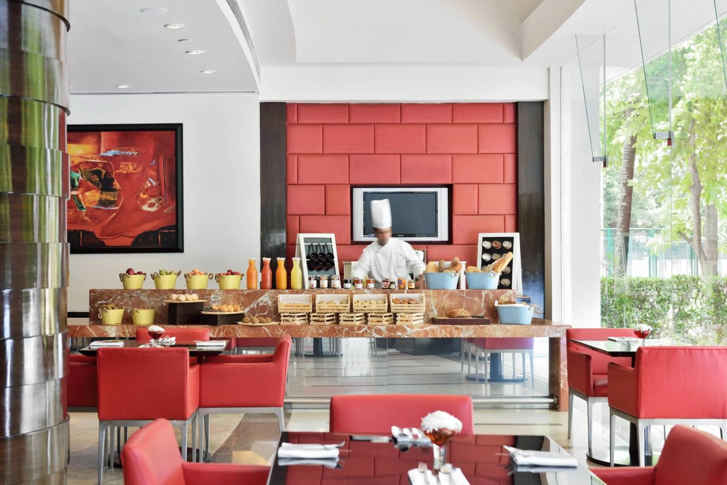 Restaurant/places to eat in Marriott Executive Apartment - Lakeside Chalet, Mumbai