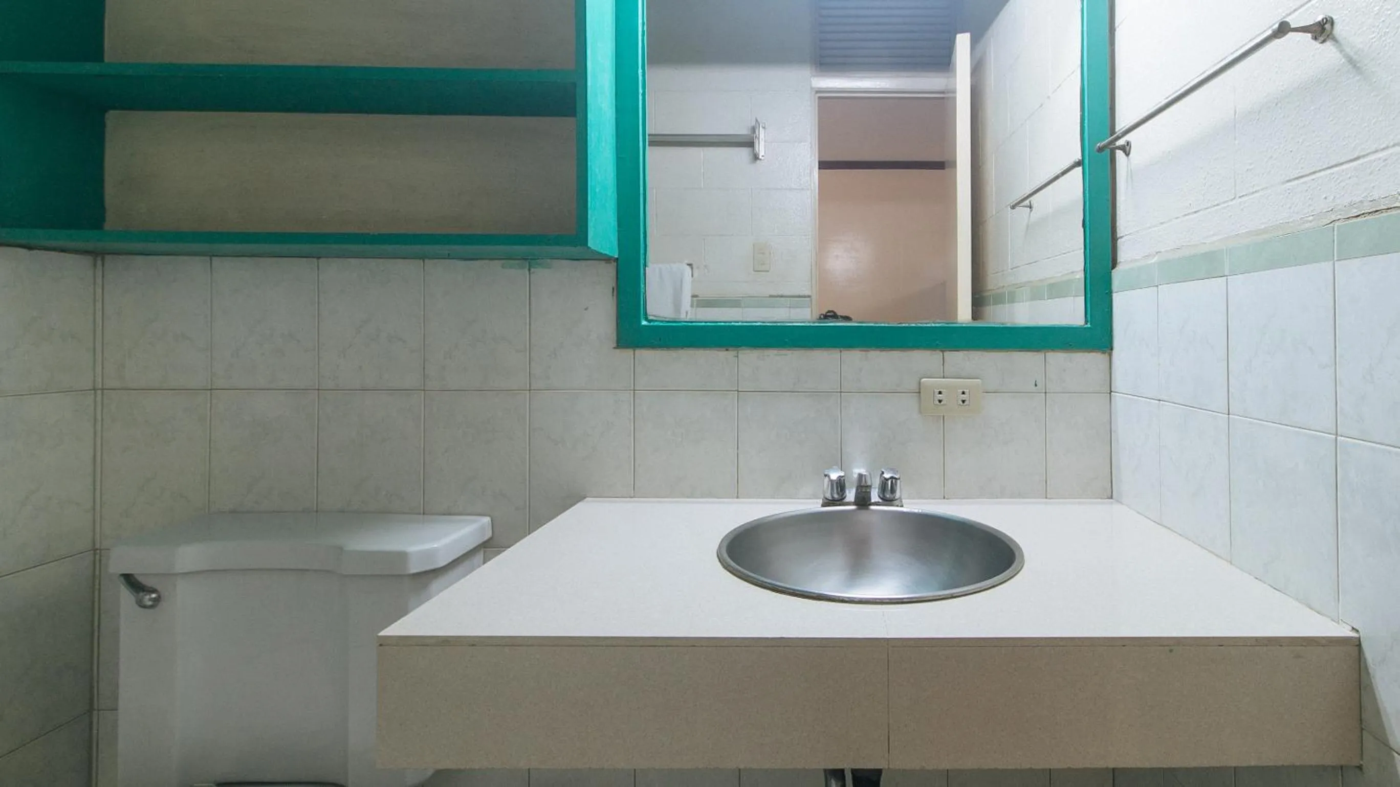 Bathroom in RedDoorz at Broadway Court Apartelle Quezon City
