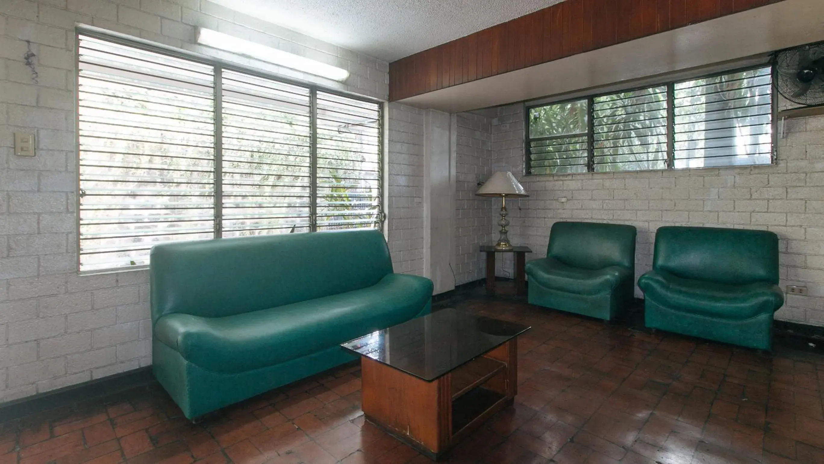 Living room in RedDoorz at Broadway Court Apartelle Quezon City Living room in RedDoorz at Broadway Court Apartelle Quezon City