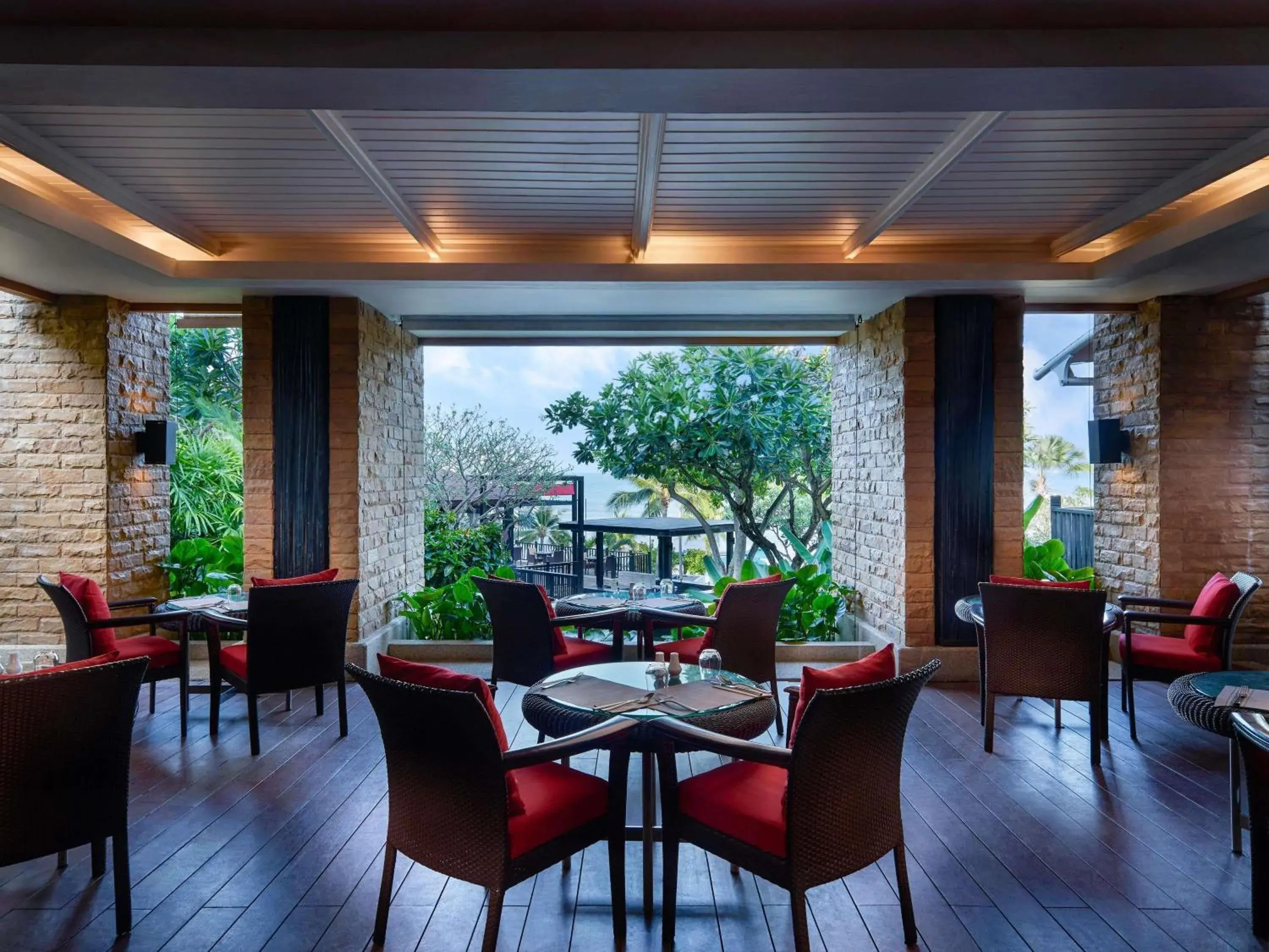 Restaurant/places to eat in Pullman Phuket Panwa Beach Resort Restaurant/places to eat in Pullman Phuket Panwa Beach Resort