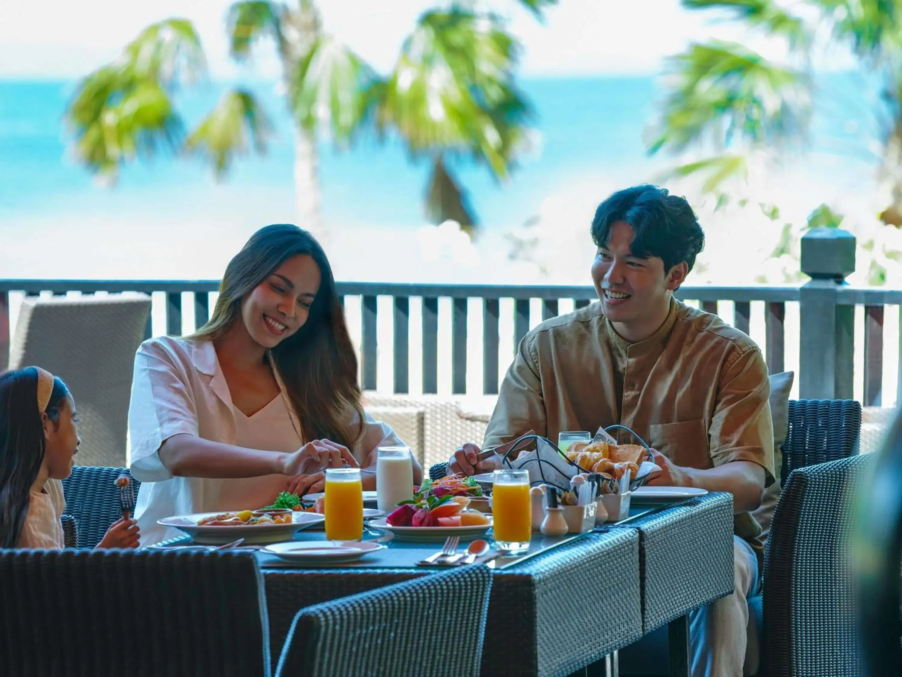 Restaurant/places to eat in Pullman Phuket Panwa Beach Resort Restaurant/places to eat in Pullman Phuket Panwa Beach Resort