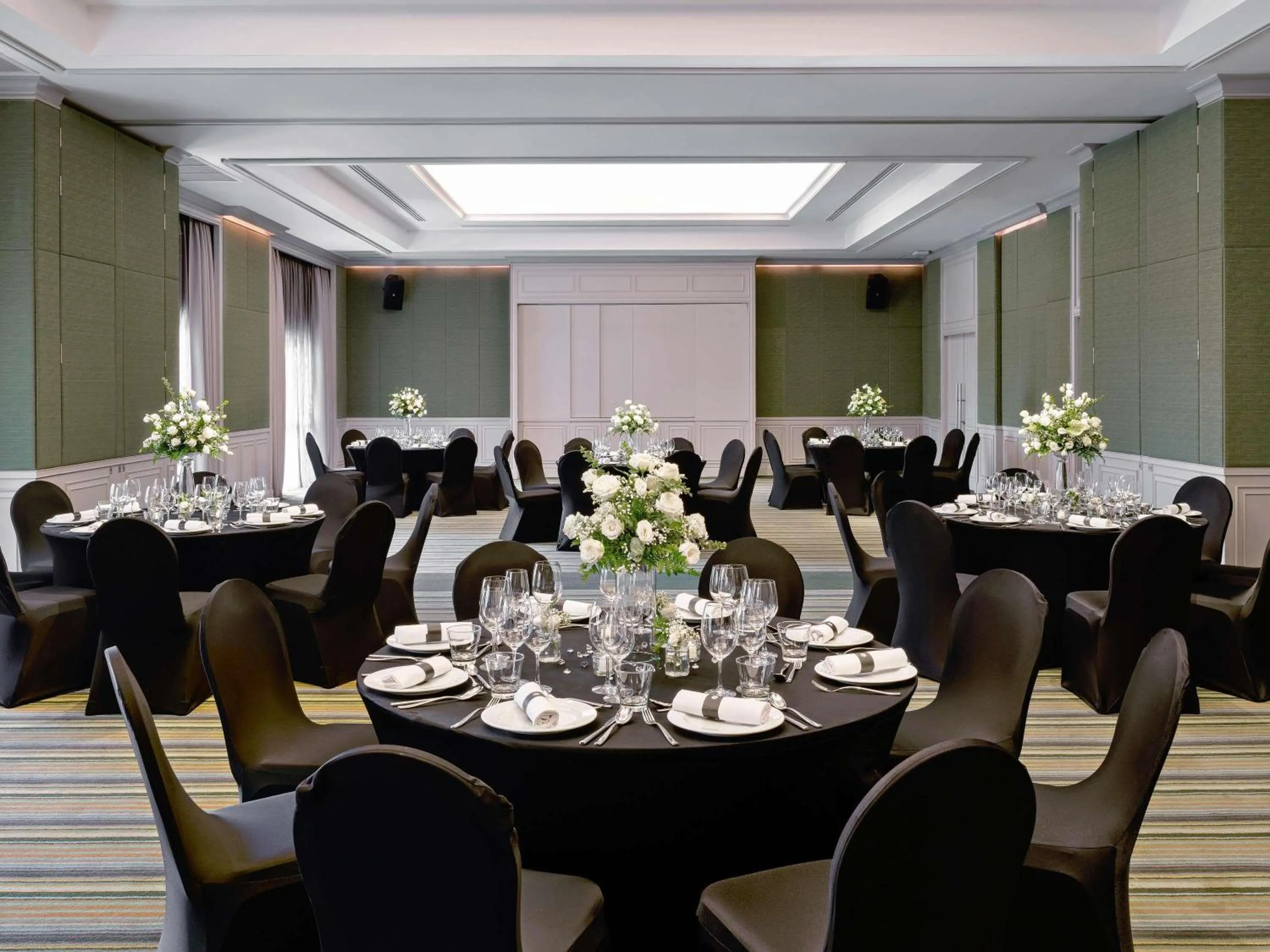 Meeting/conference room in Pullman Phuket Panwa Beach Resort