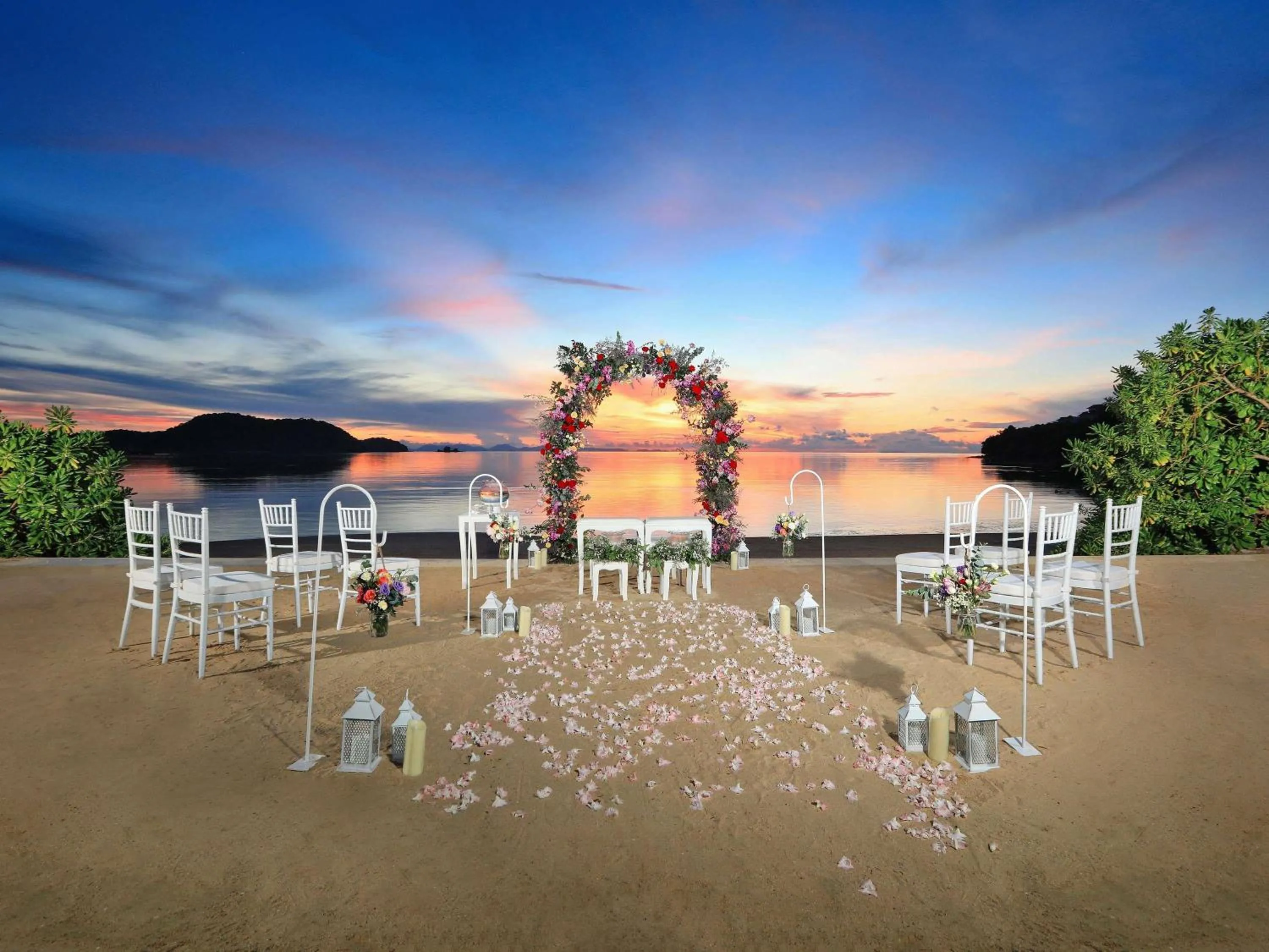 wedding in Pullman Phuket Panwa Beach Resort