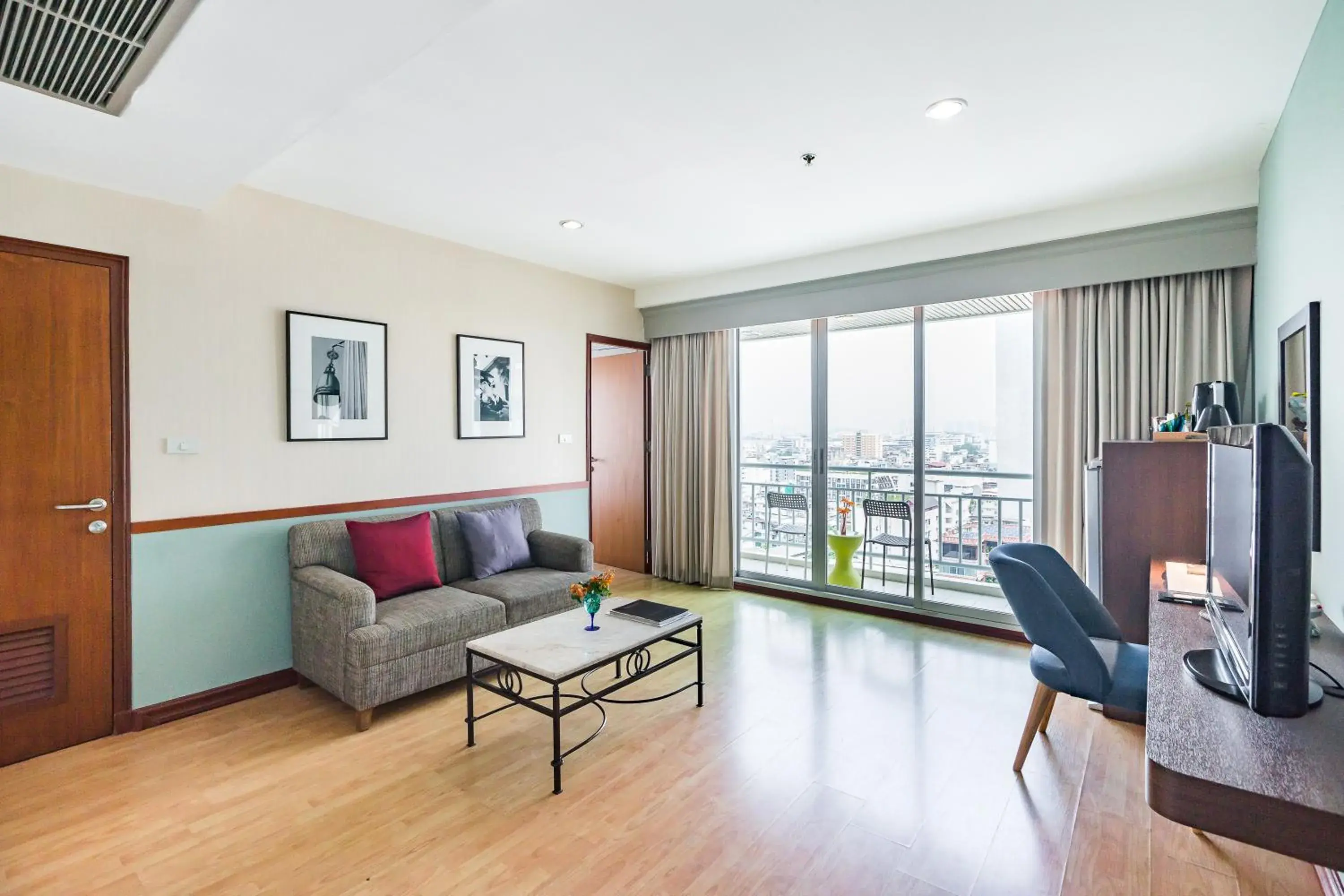 Living room in Evergreen Place Siam by UHG Living room in Evergreen Place Siam by UHG