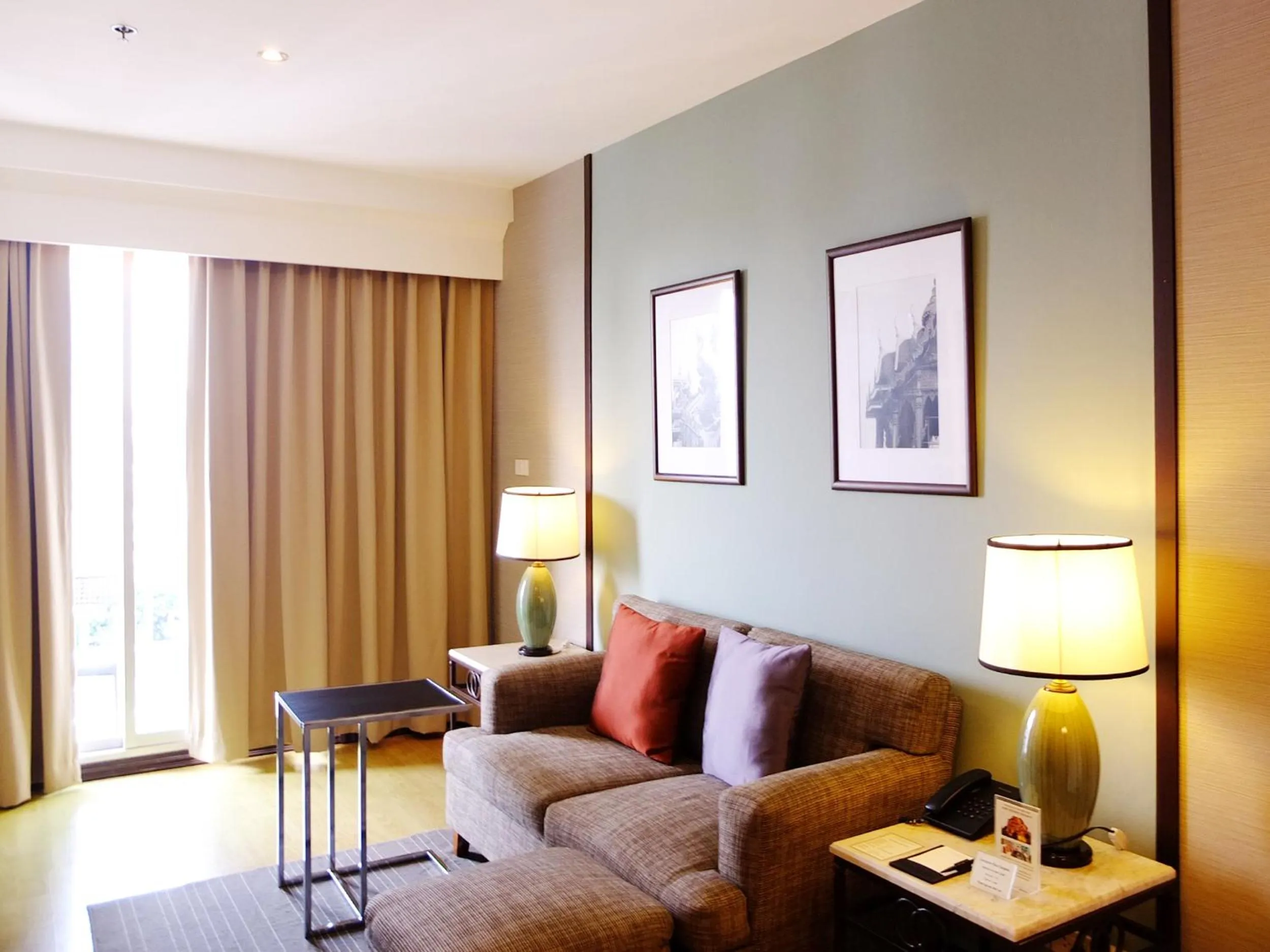 Living room in Evergreen Place Siam by UHG