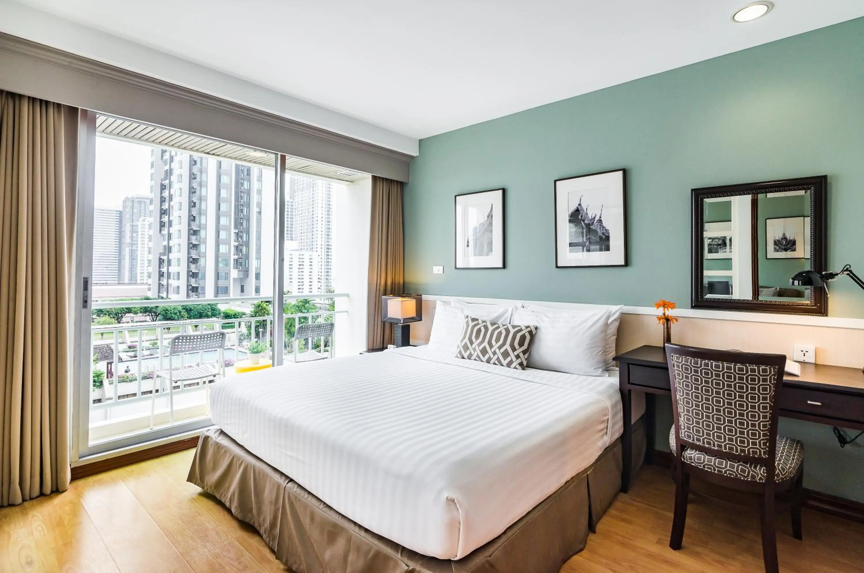 Bed in Evergreen Place Siam by UHG