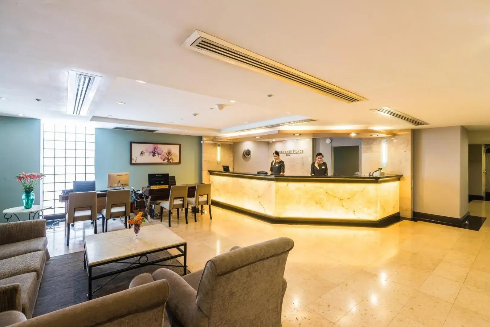 Lobby or reception in Evergreen Place Siam by UHG Lobby or reception in Evergreen Place Siam by UHG