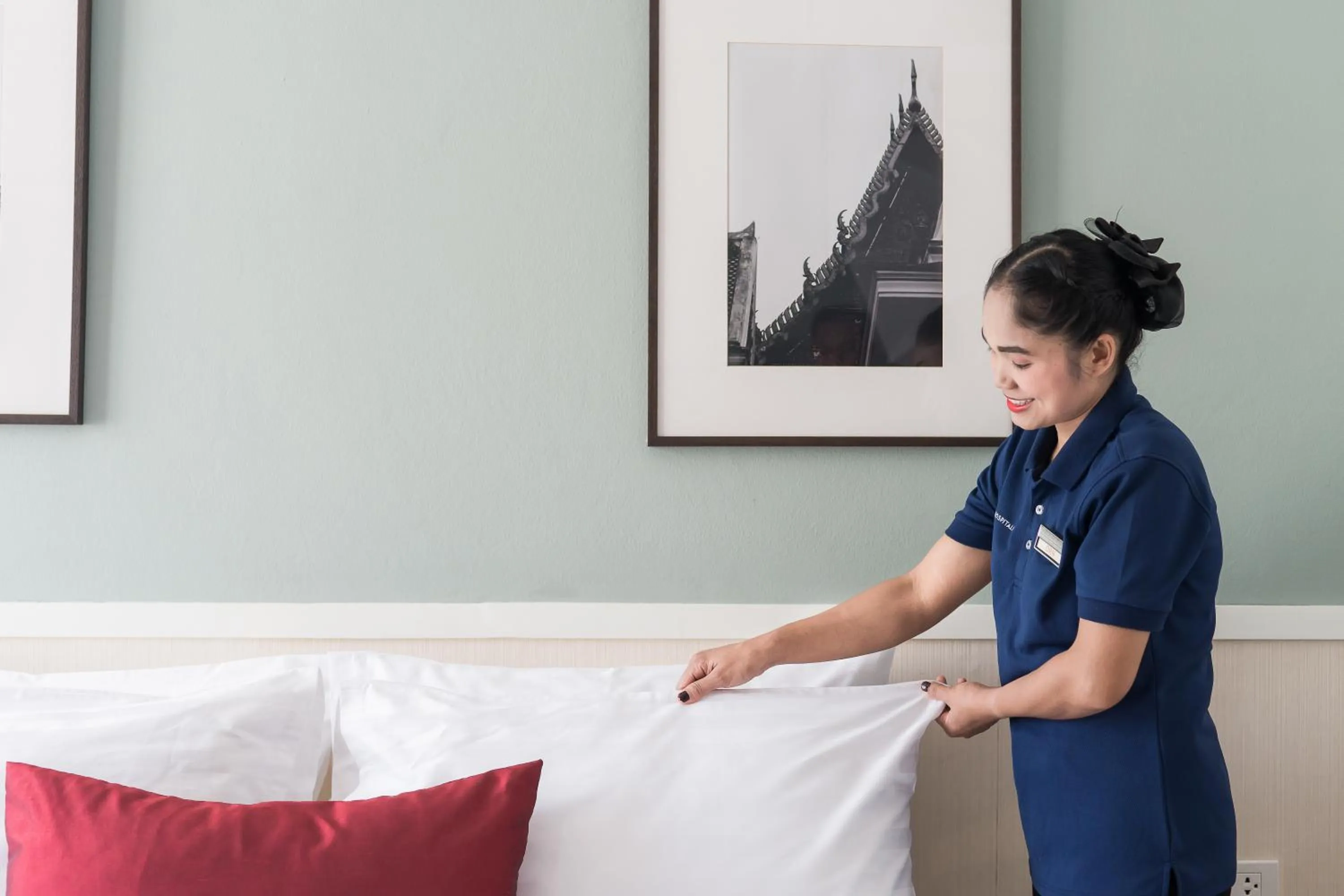 Staff in Evergreen Place Siam by UHG