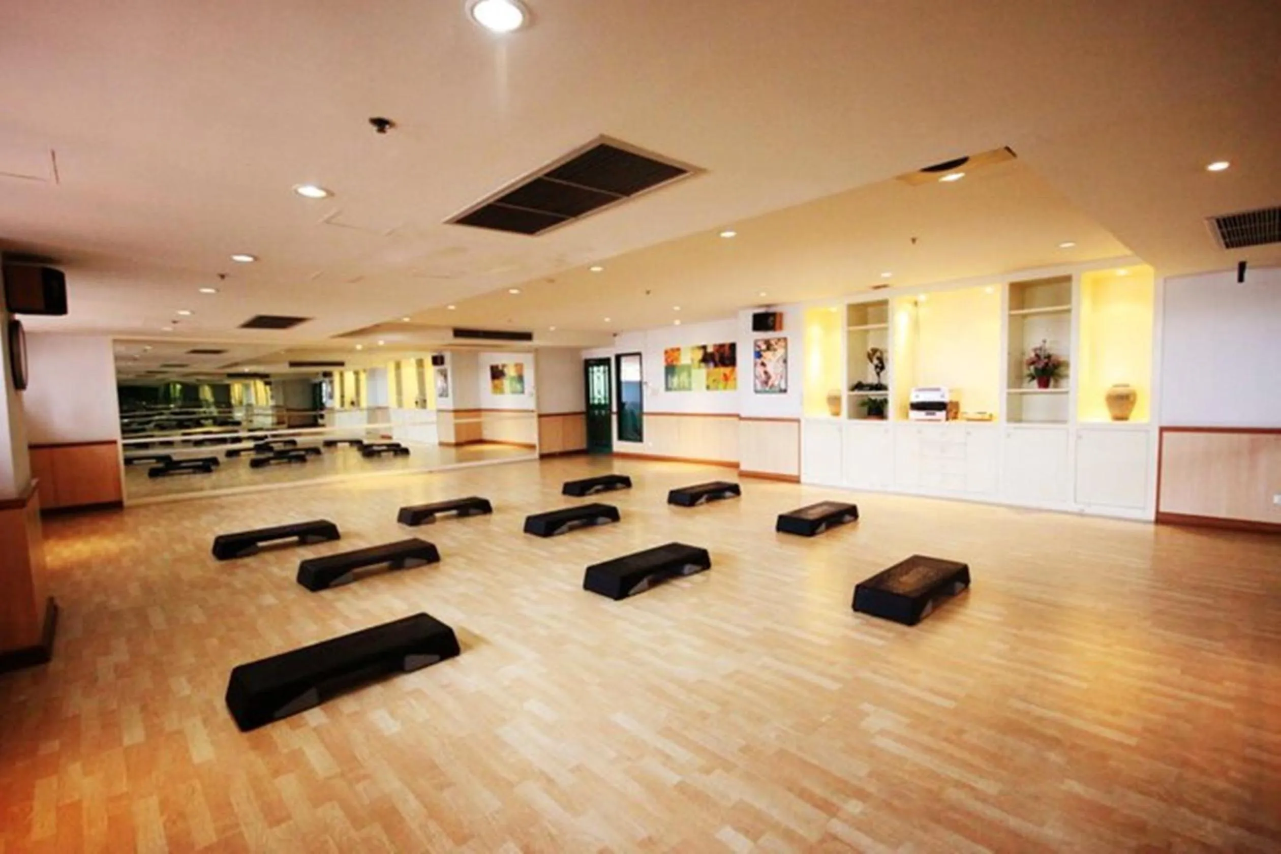 Fitness centre/facilities in Evergreen Place Siam by UHG