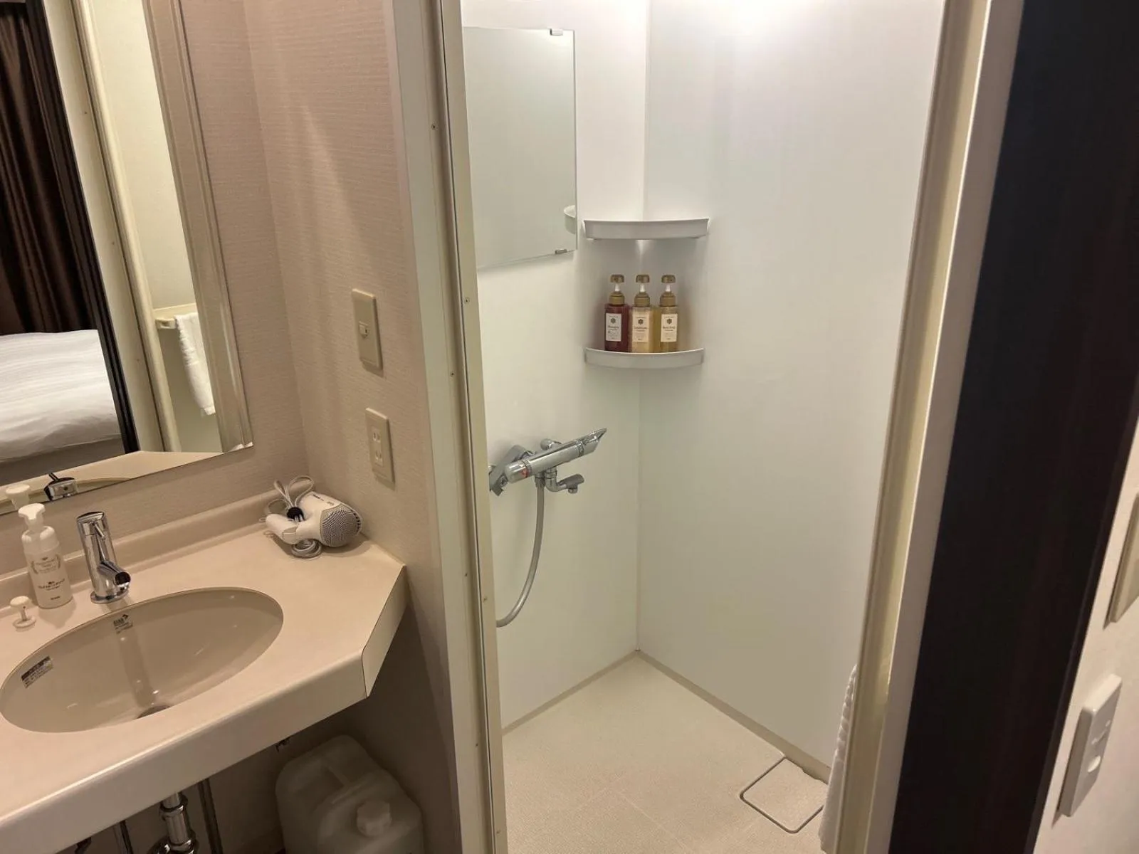 Shower in Dormy Inn Express Koriyama
