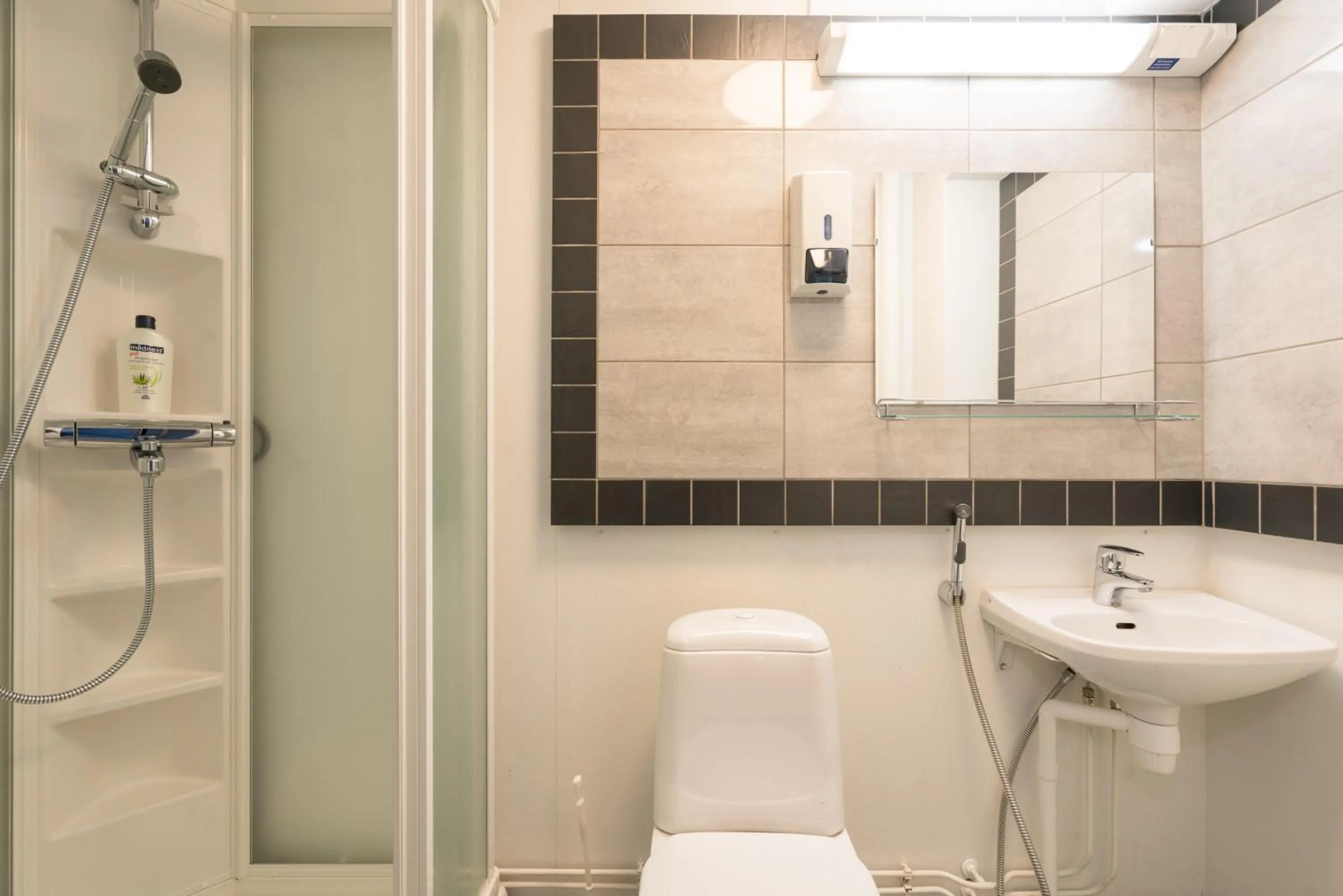 Bathroom in Gasthaus Patruuna