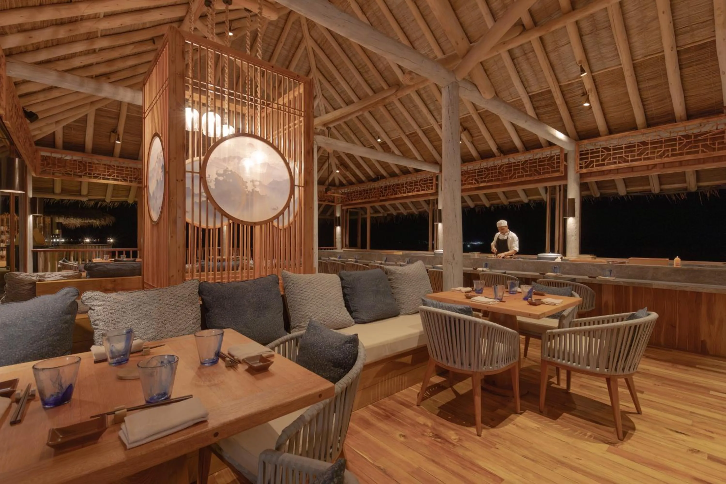 Restaurant/places to eat in Six Senses Laamu