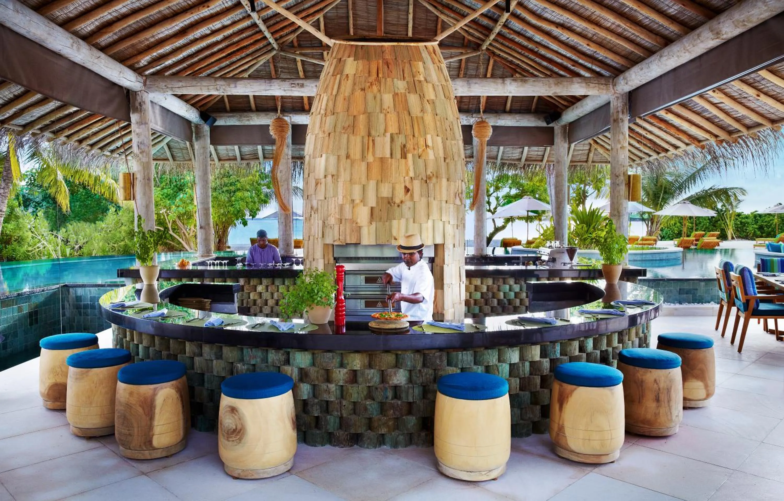 Restaurant/places to eat in Six Senses Laamu
