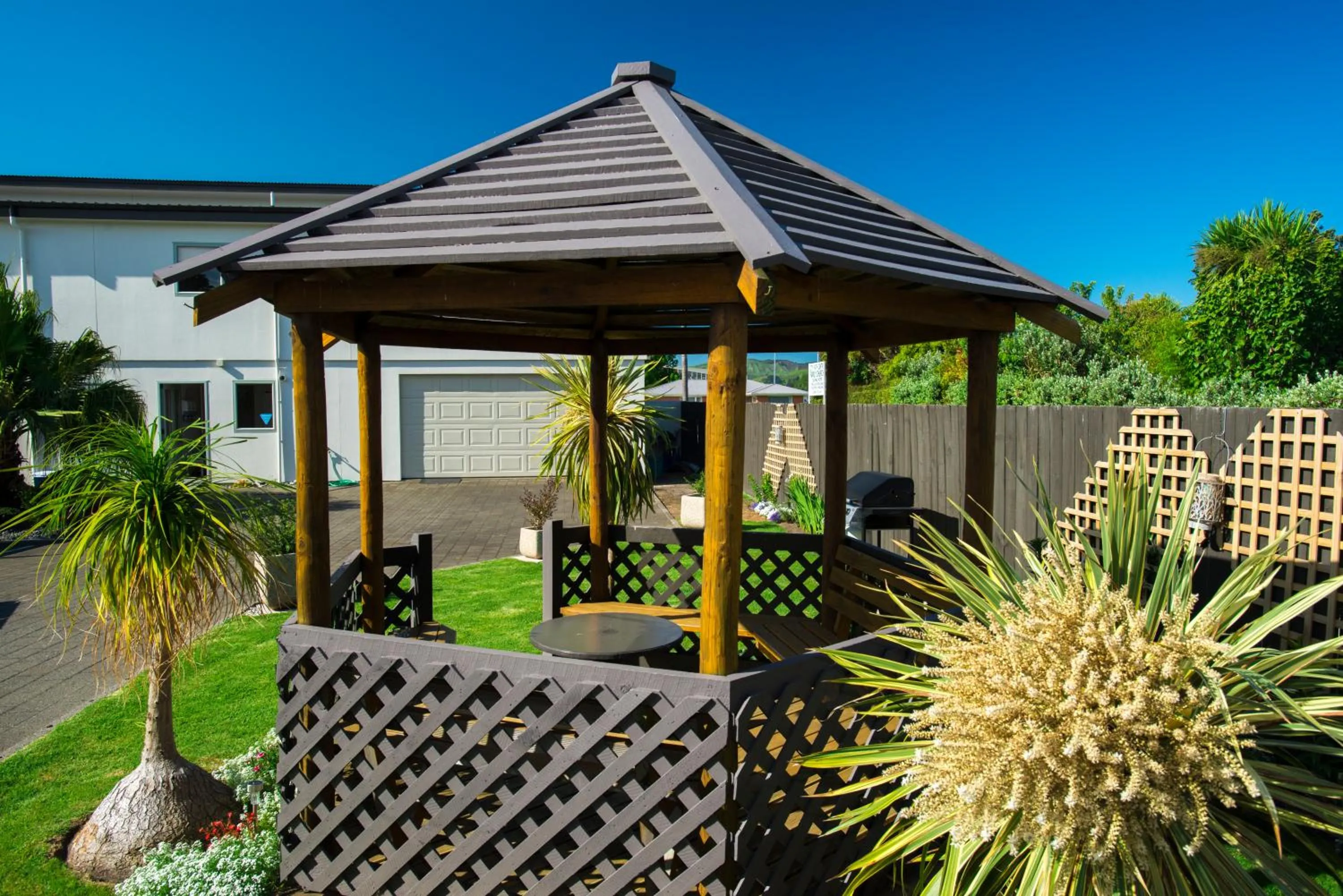 BBQ facilities in Alfresco Motor Lodge