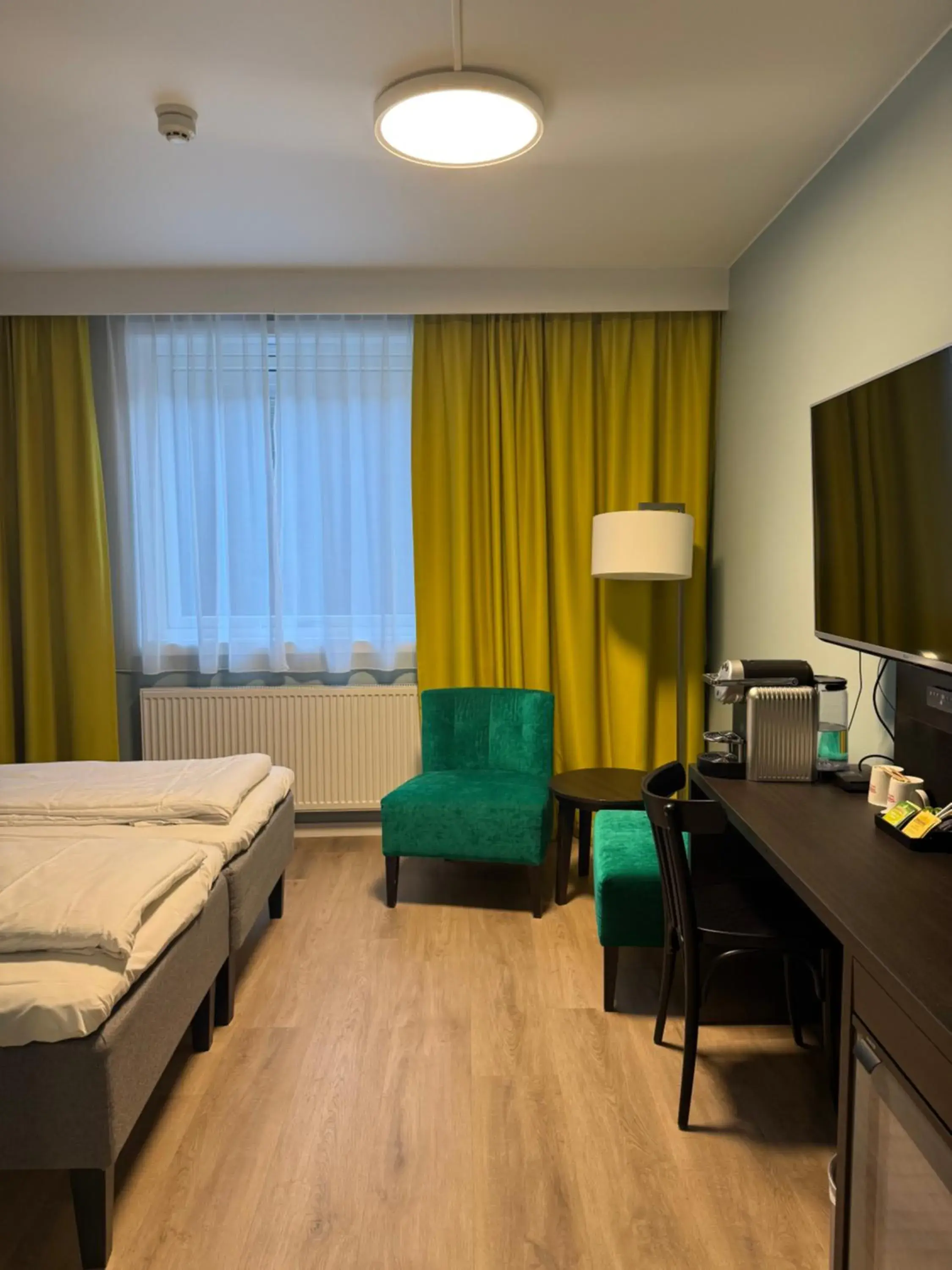 Photo of the whole room, Bed in Thon Hotel Bjørneparken Photo of the whole room, Bed in Thon Hotel Bjørneparken