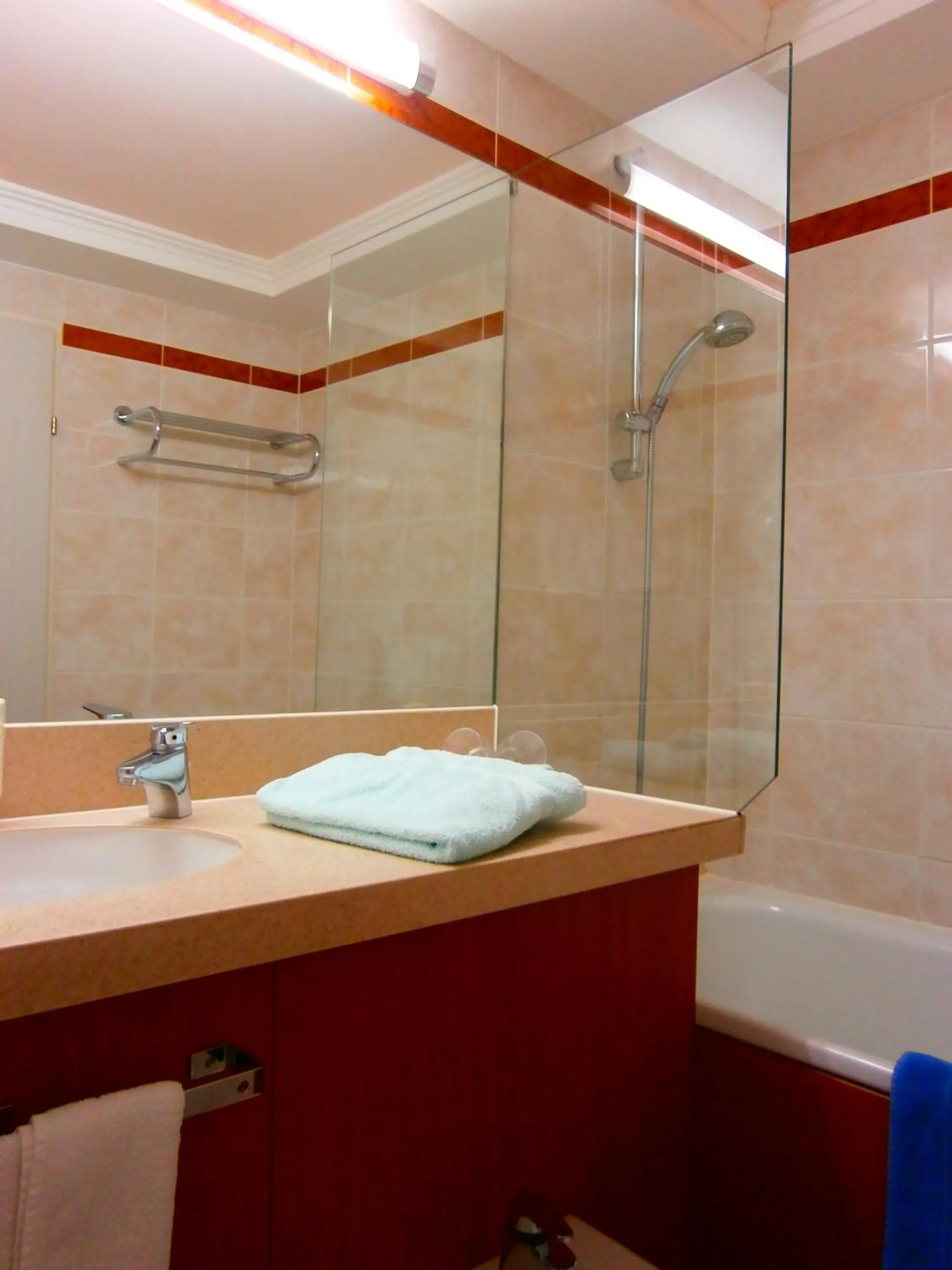 Bathroom in Das Kaltschmid - Familotel Tirol