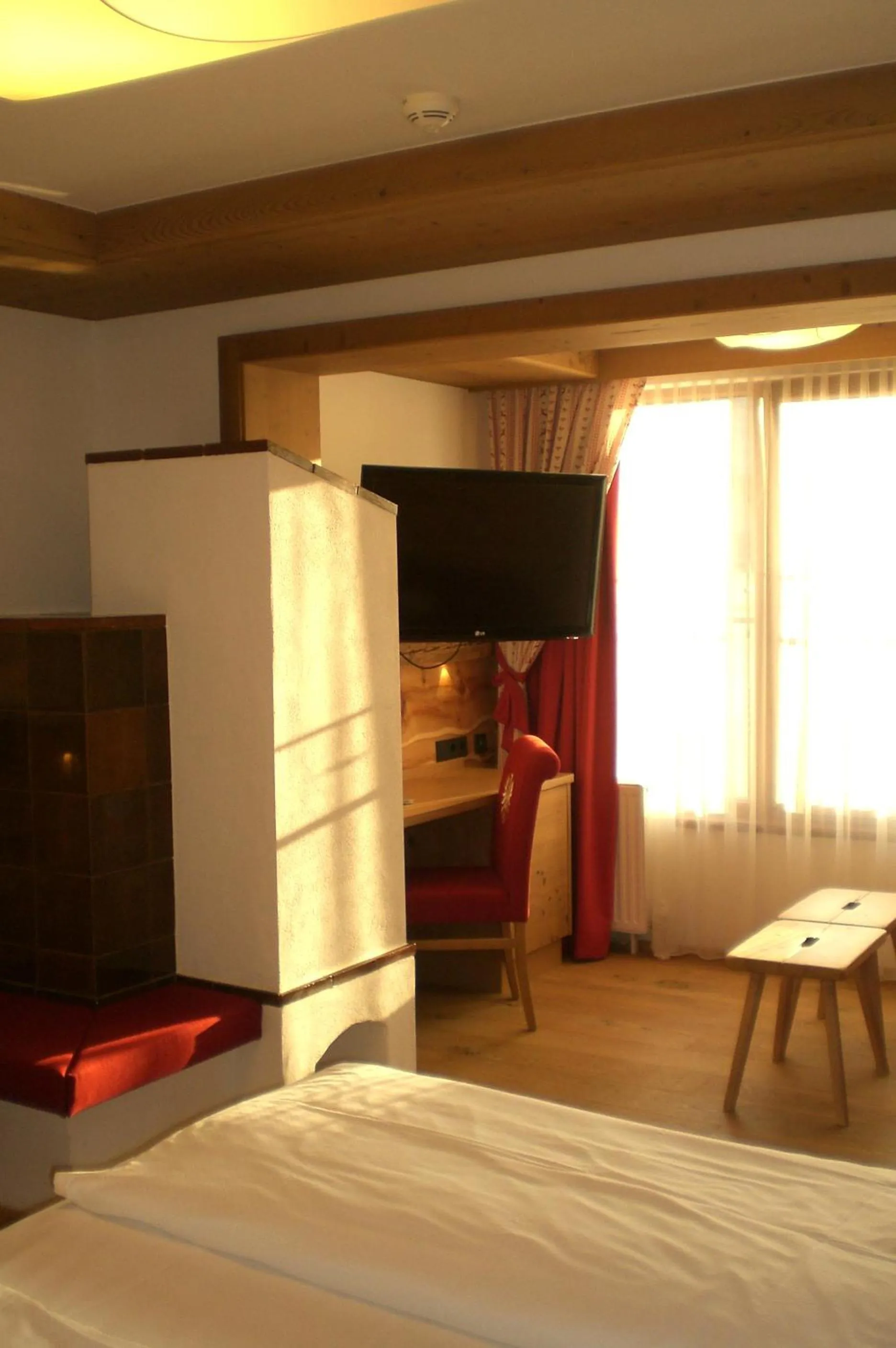 TV and multimedia, Bed in Das Kaltschmid - Familotel Tirol