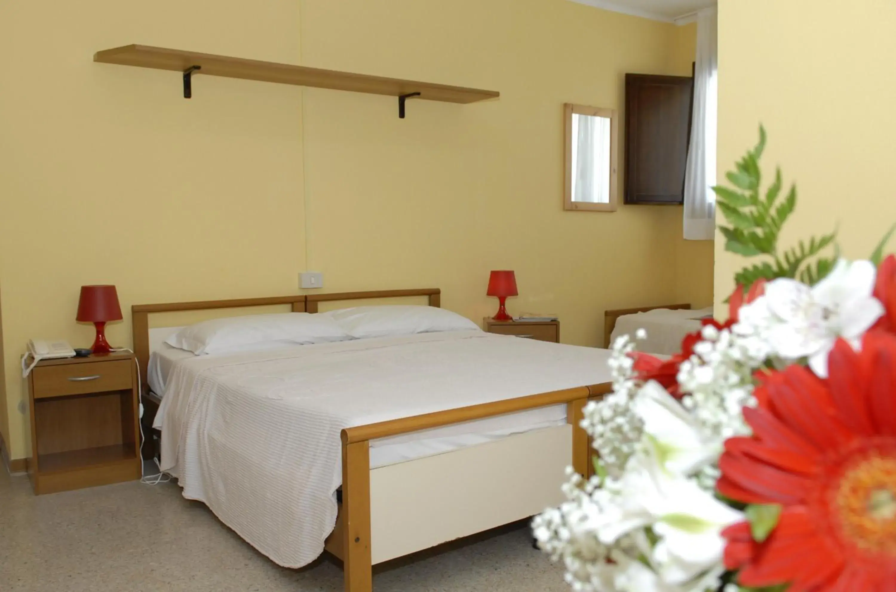 Double Room with Extra Bed in Hotel Rosa Dei Venti Double Room with Extra Bed in Hotel Rosa Dei Venti