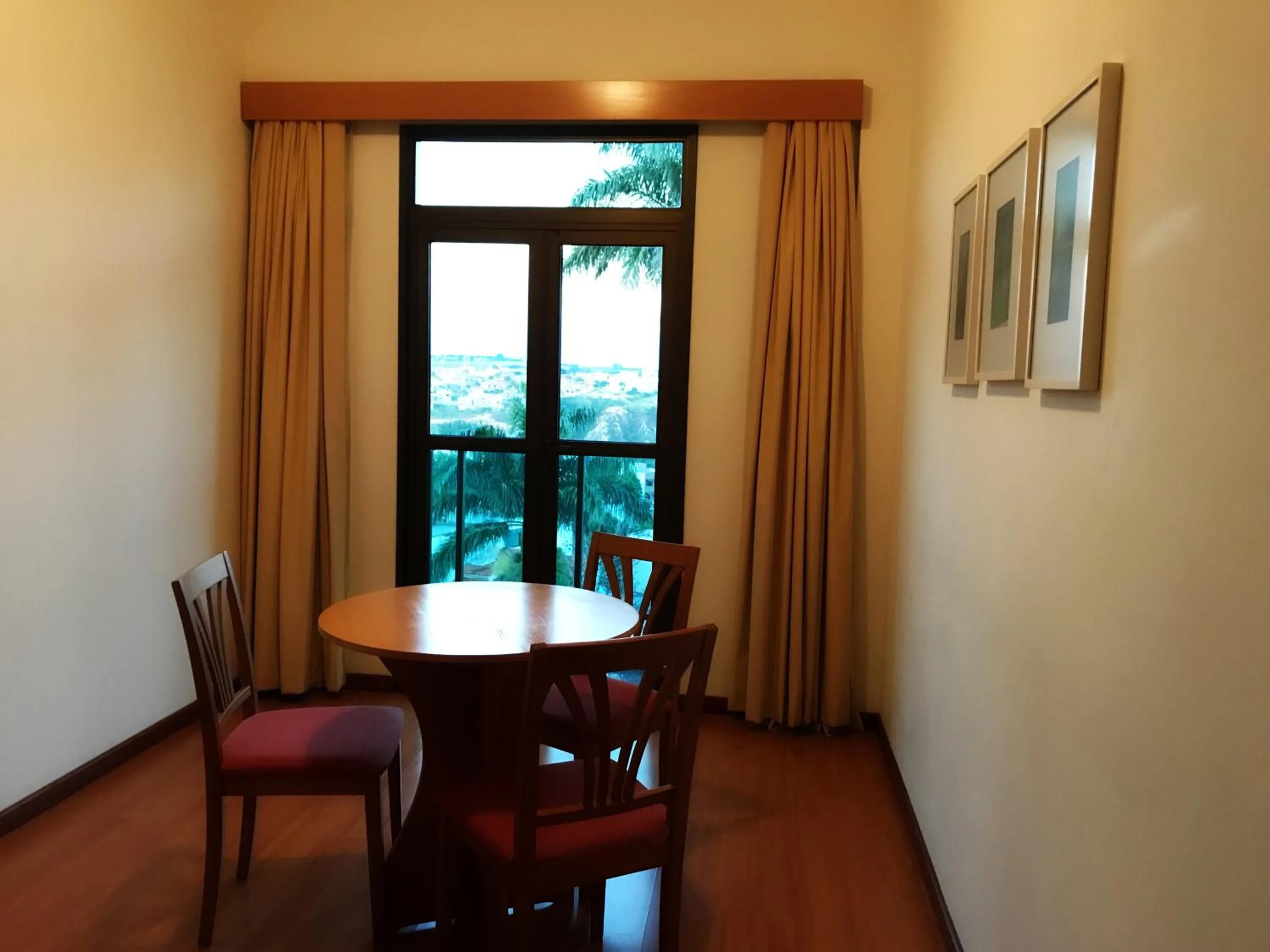 Living room in Serema Palace Hotel