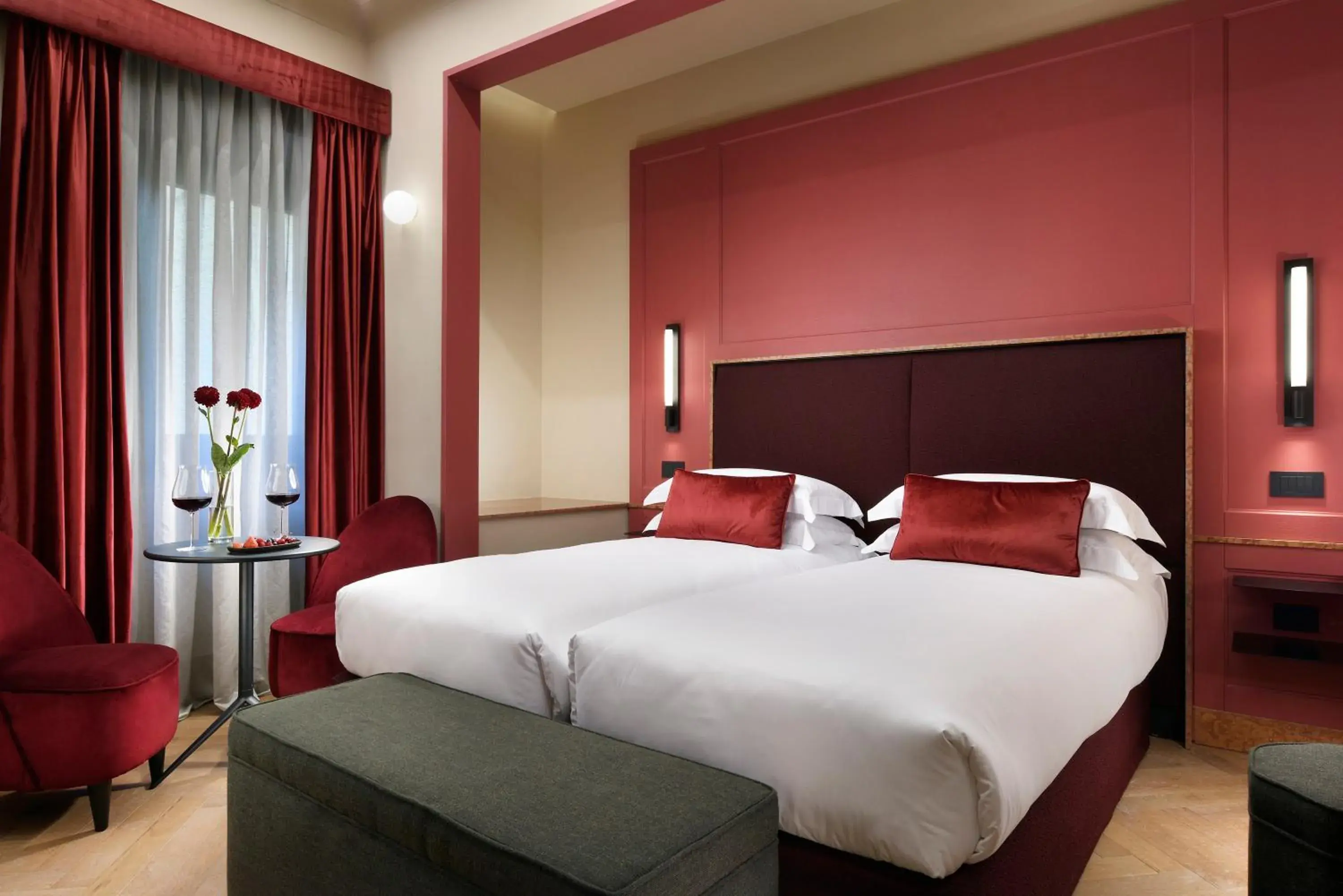 Photo of the whole room, Bed in Floren Hotel Photo of the whole room, Bed in Floren Hotel