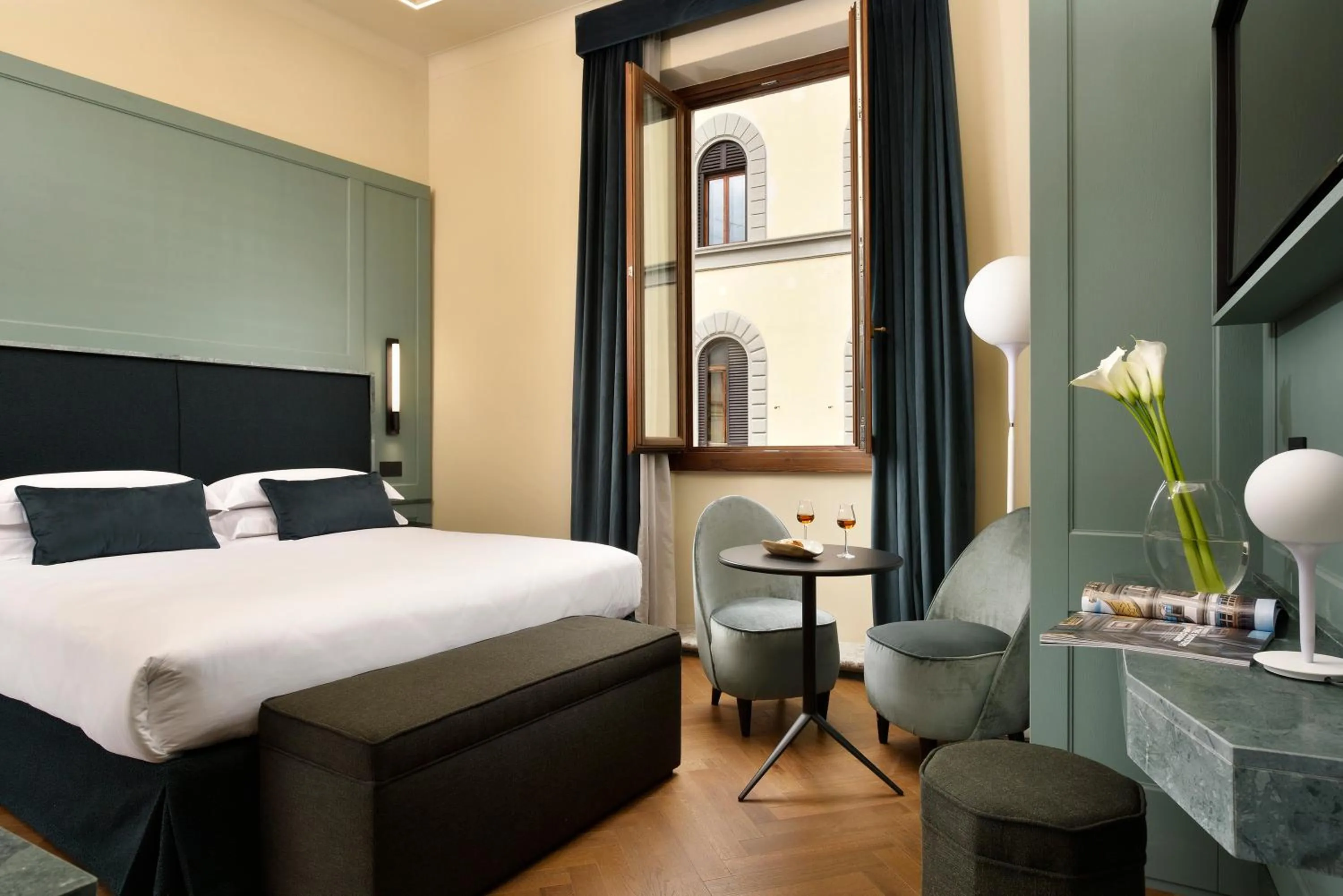 Photo of the whole room, Bed in Floren Hotel