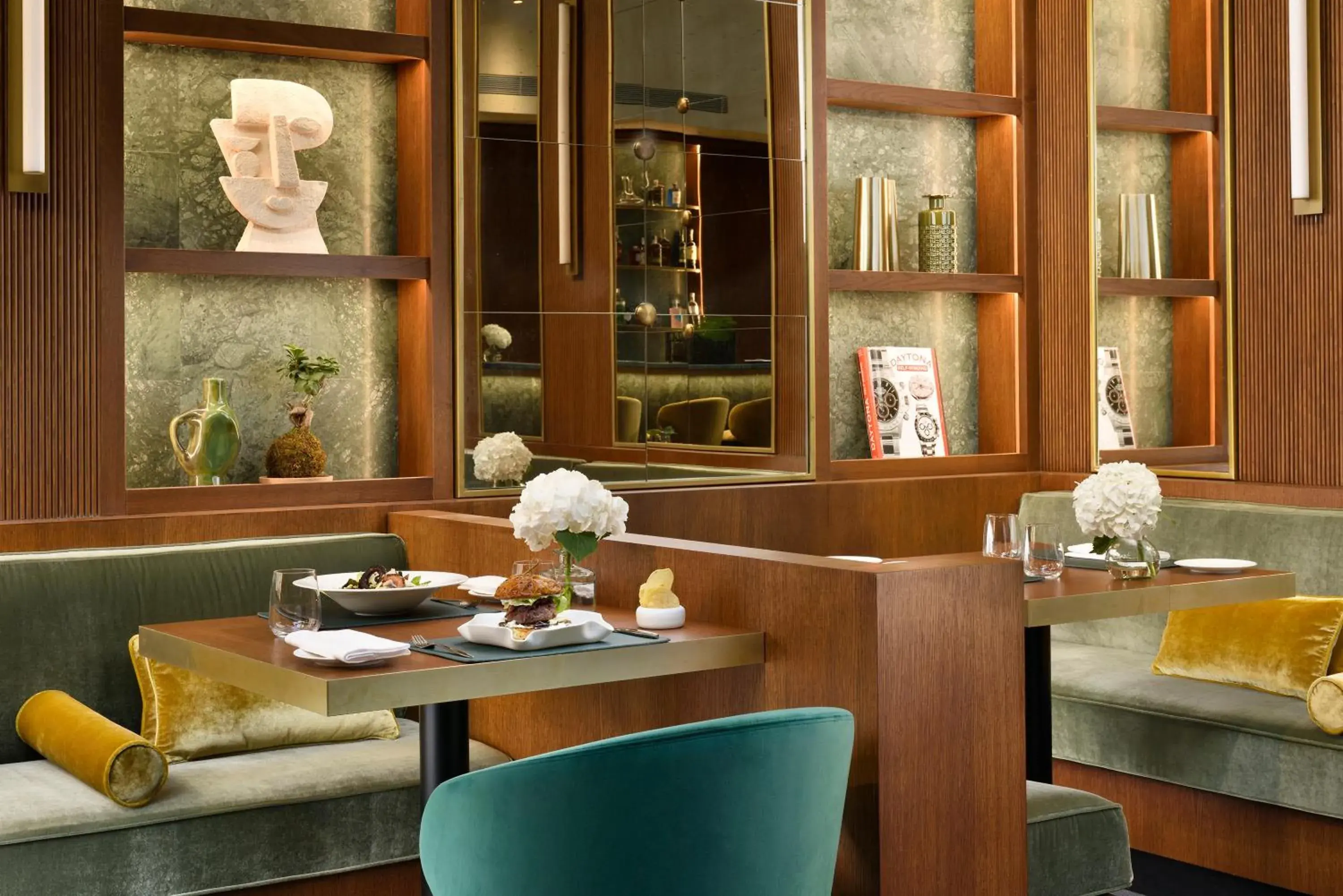 Restaurant/places to eat in Floren Hotel Restaurant/places to eat in Floren Hotel