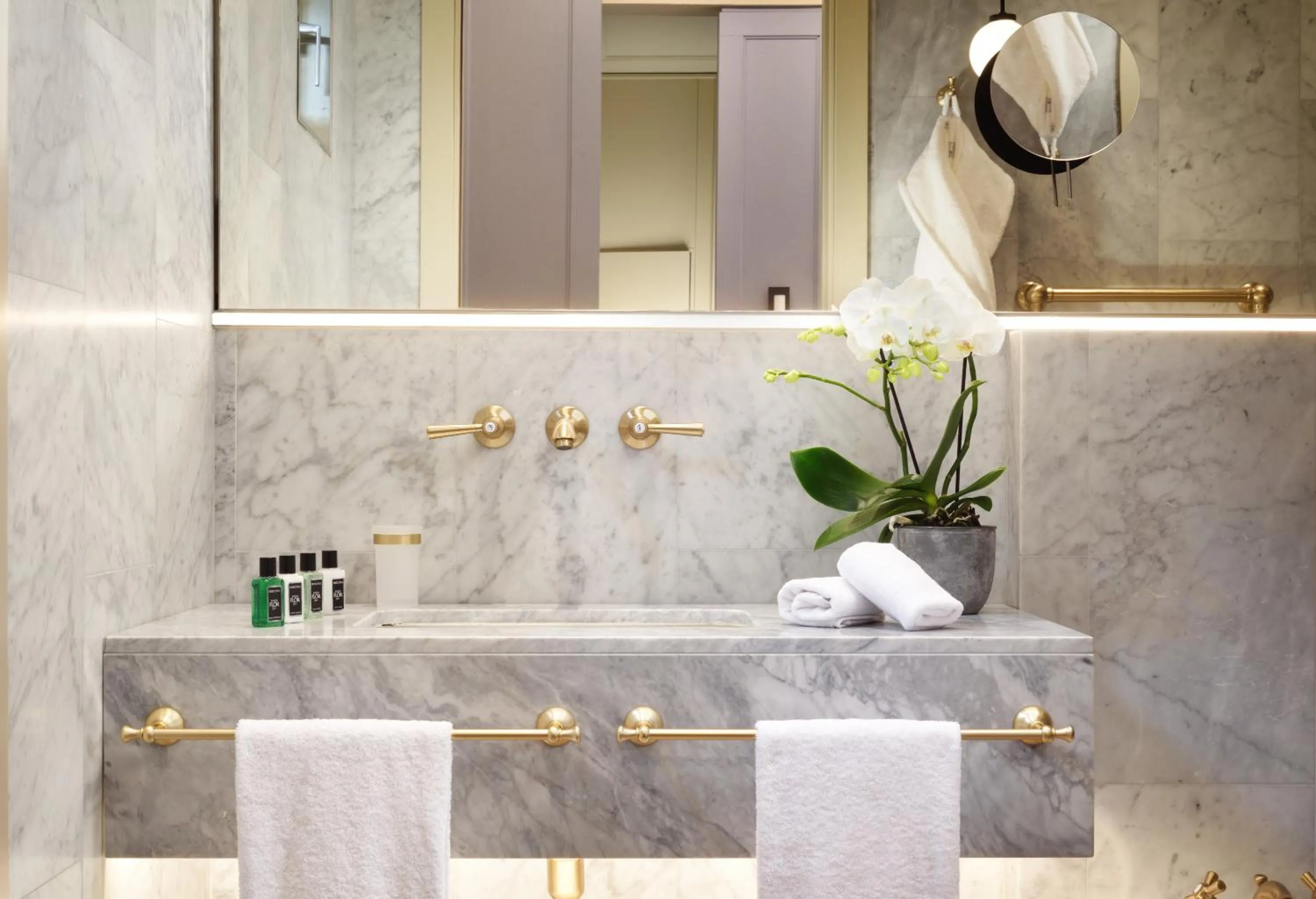 Bathroom in Floren Hotel