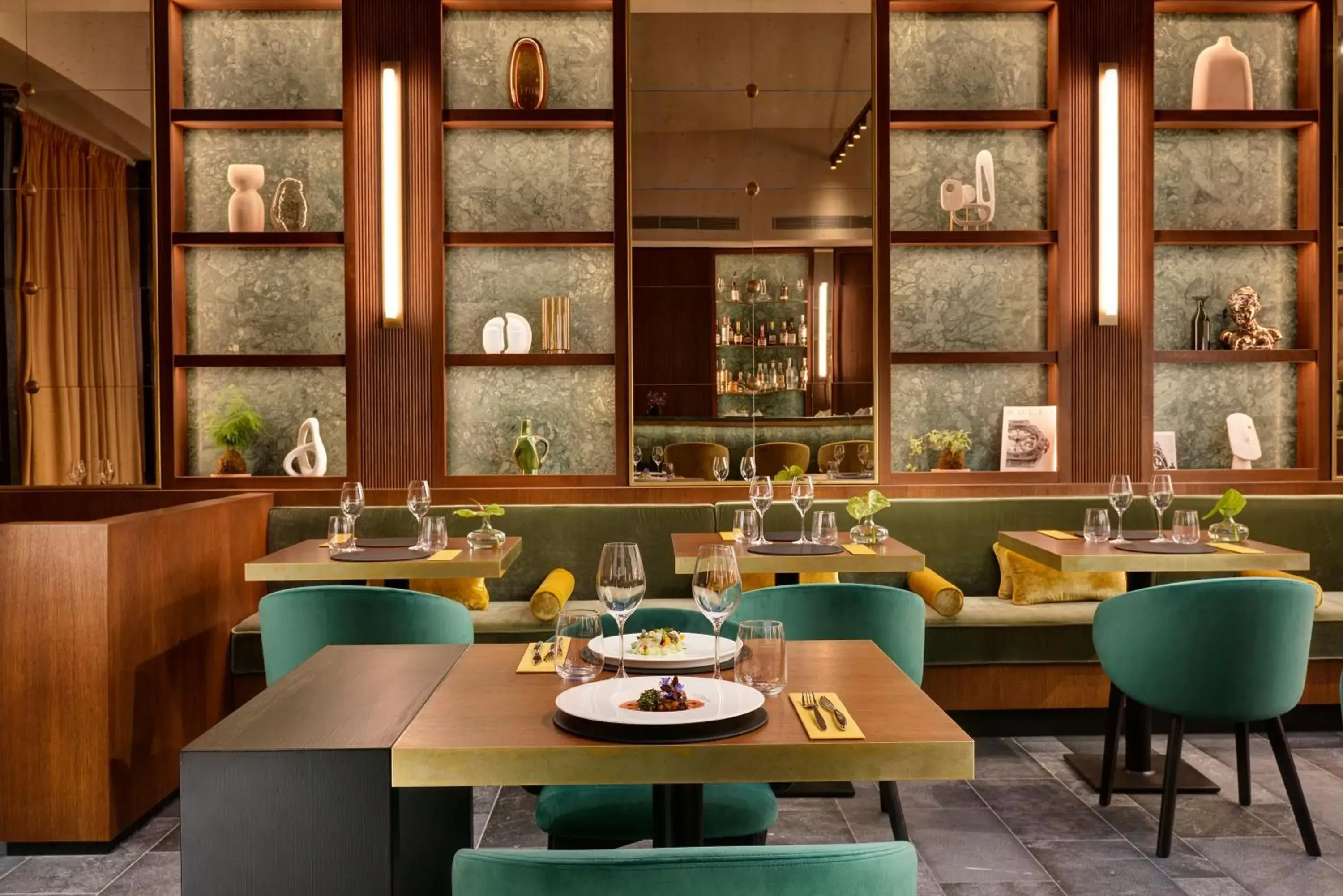 Restaurant/places to eat in Floren Hotel Restaurant/places to eat in Floren Hotel