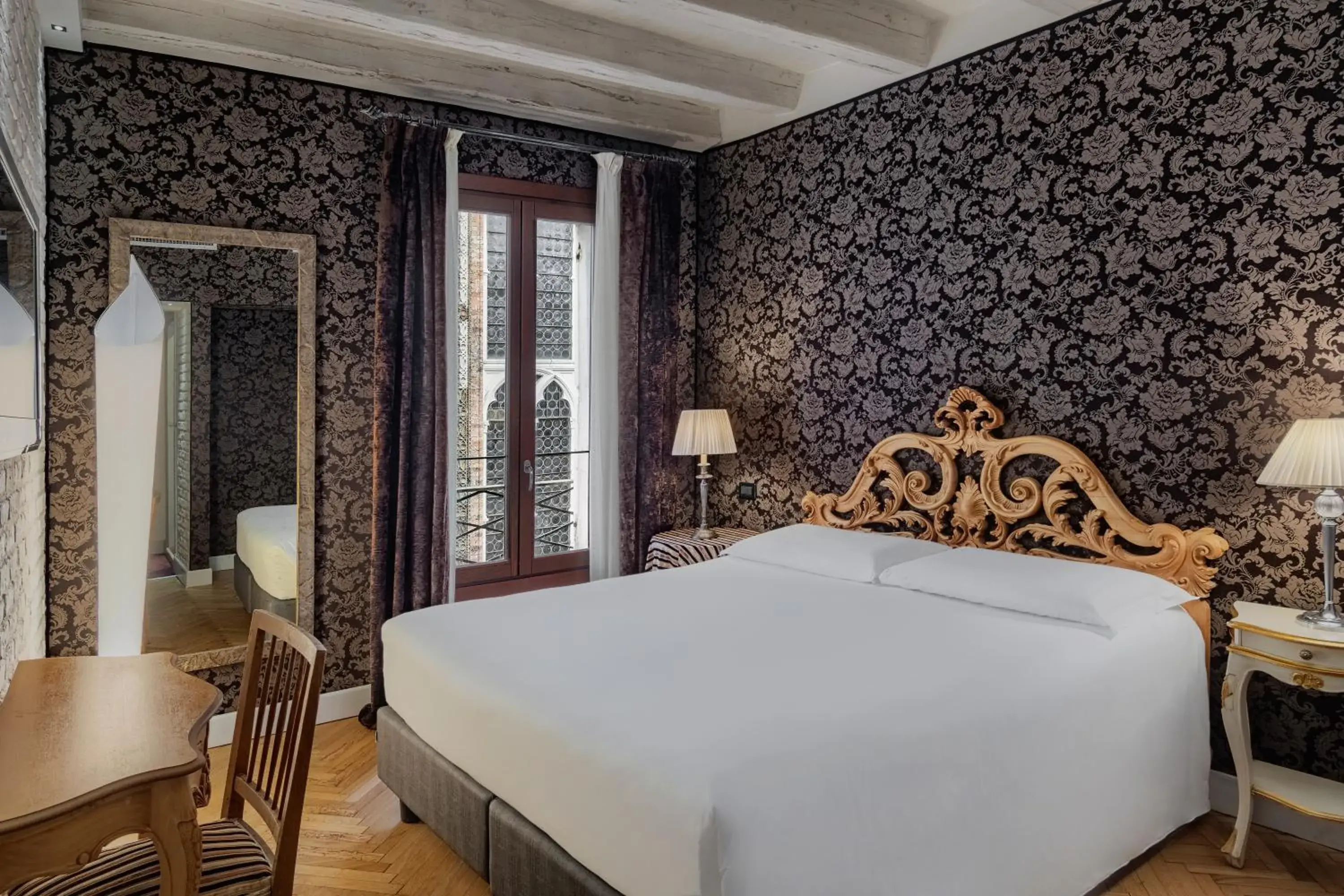 Double Room in B&B Bloom Settimo Cielo Double Room in B&B Bloom Settimo Cielo