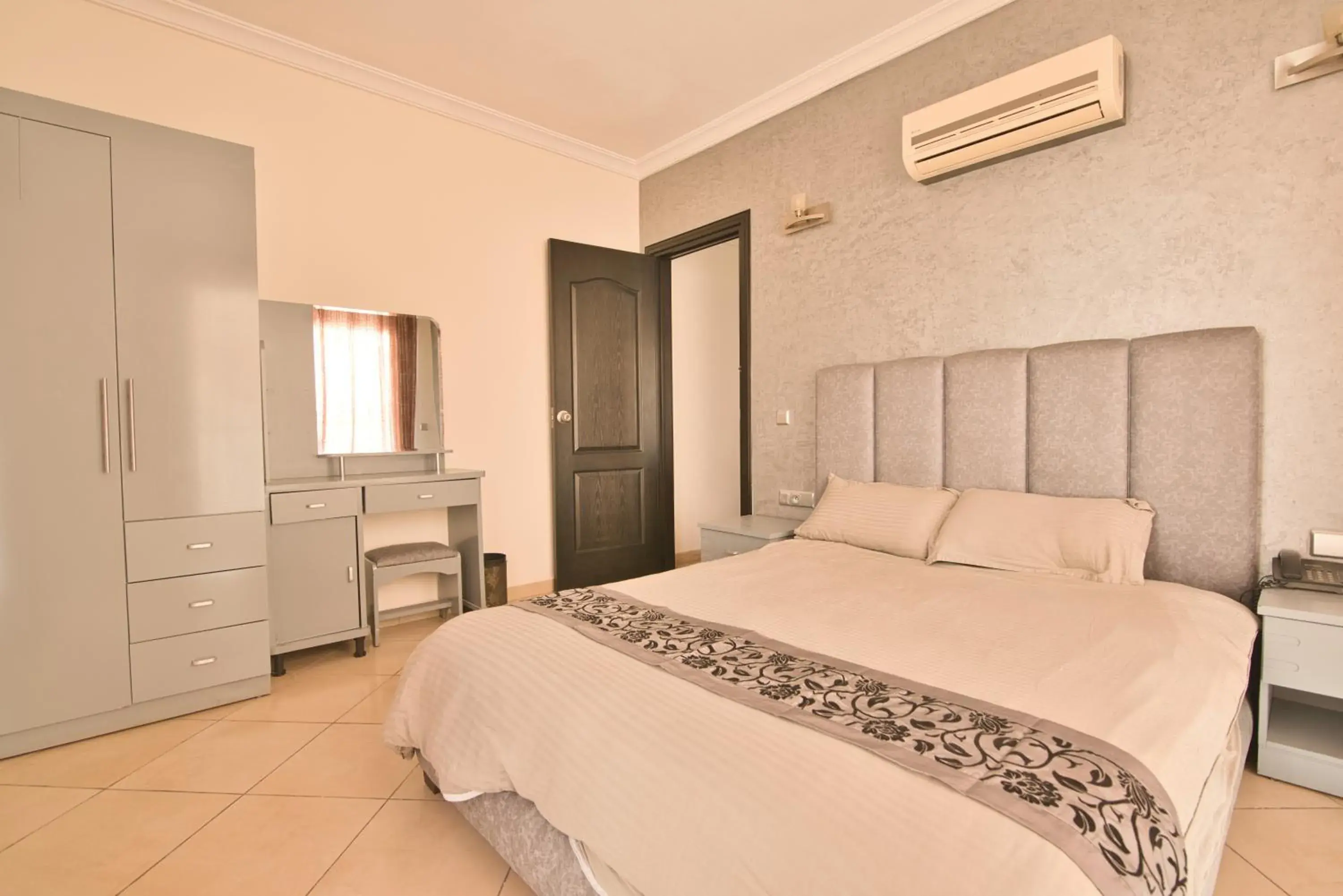 Bedroom, Bed in Appart Hôtel Founty Beach Bedroom, Bed in Appart Hôtel Founty Beach