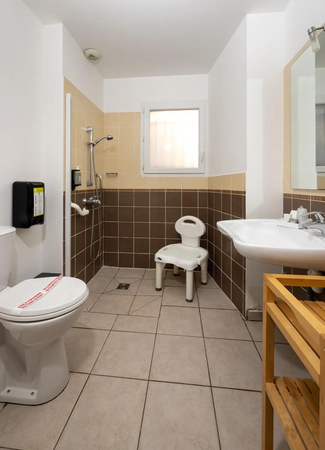 Shower in The Originals City, Hôtel Côté Sud, Marseille Est