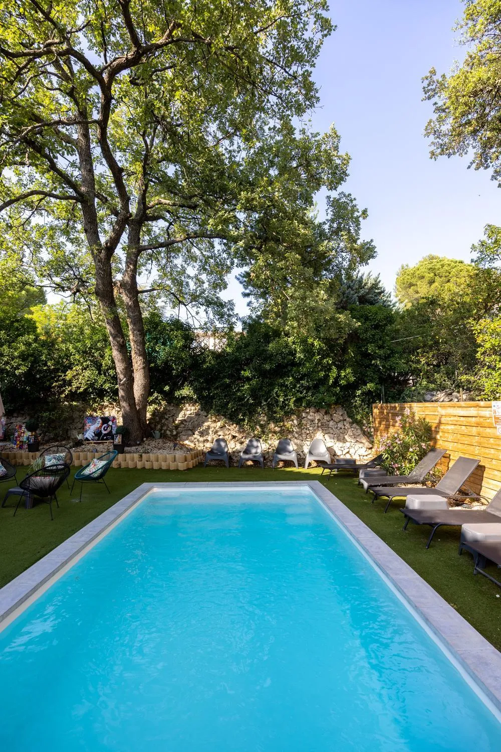 Pool view in The Originals City, Hôtel Côté Sud, Marseille Est