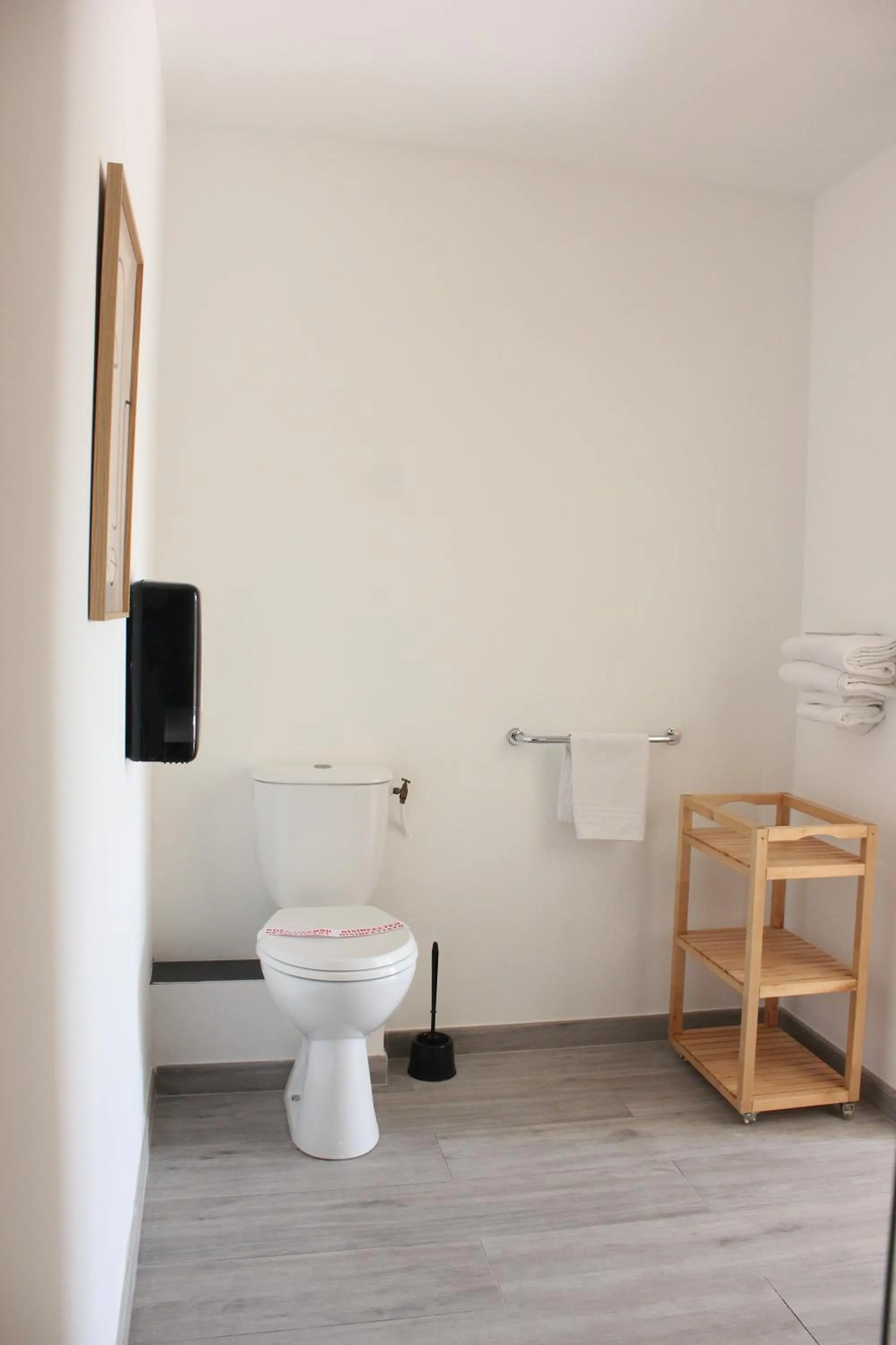 Bathroom in The Originals City, Hôtel Côté Sud, Marseille Est