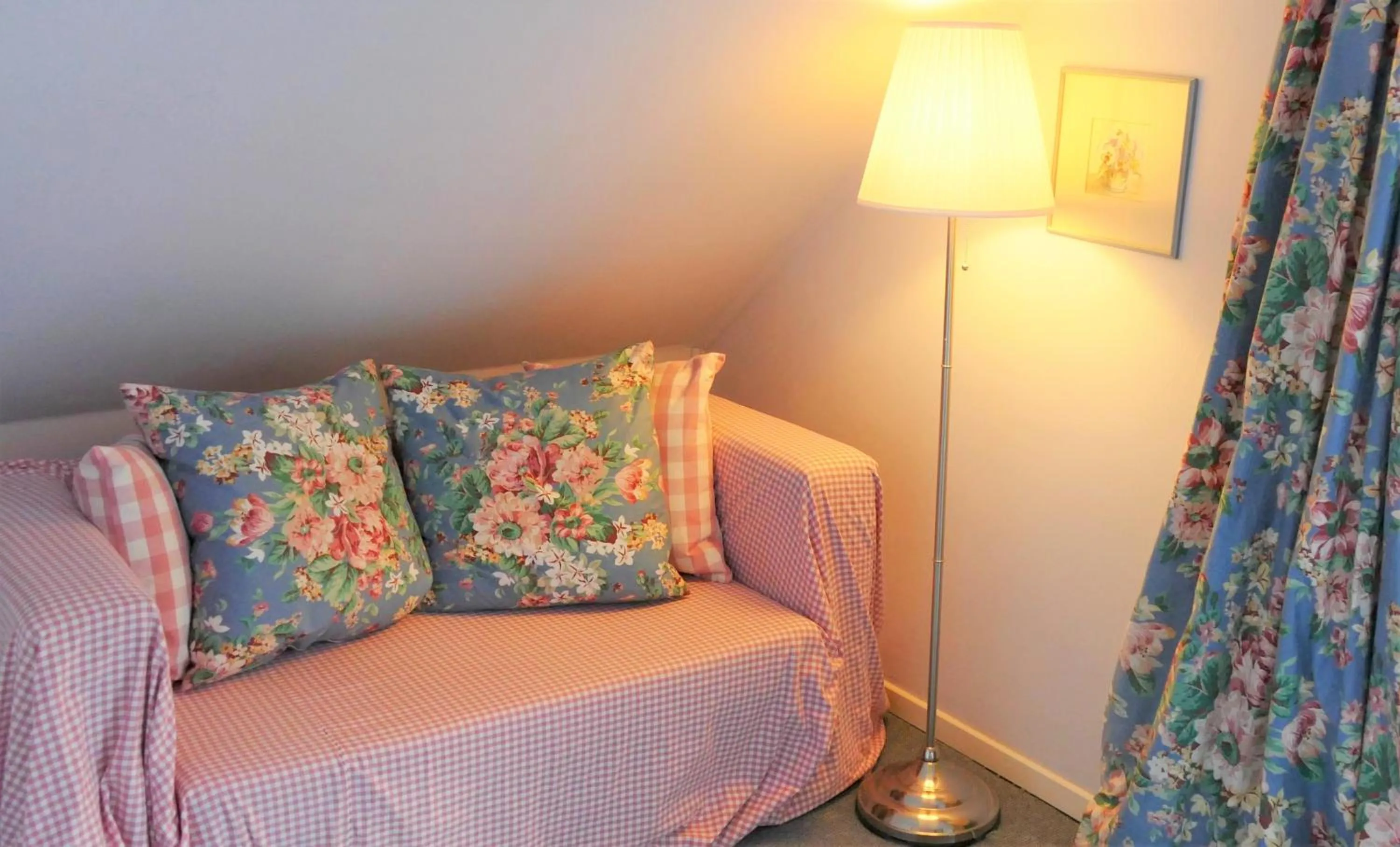 Seating area, Bed in Das Bärenhaus