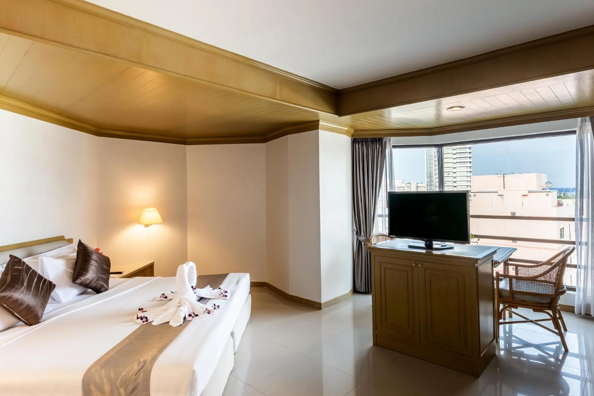 Photo of the whole room, Bed in City Beach Resort