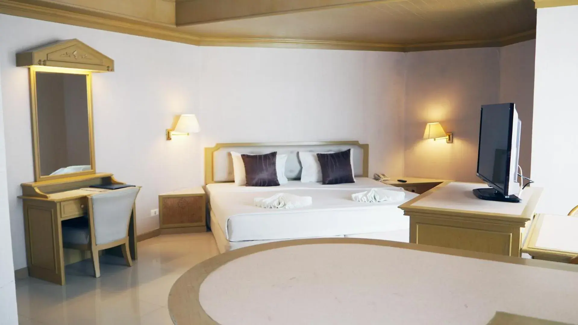 Bedroom, Bed in City Beach Resort Bedroom, Bed in City Beach Resort