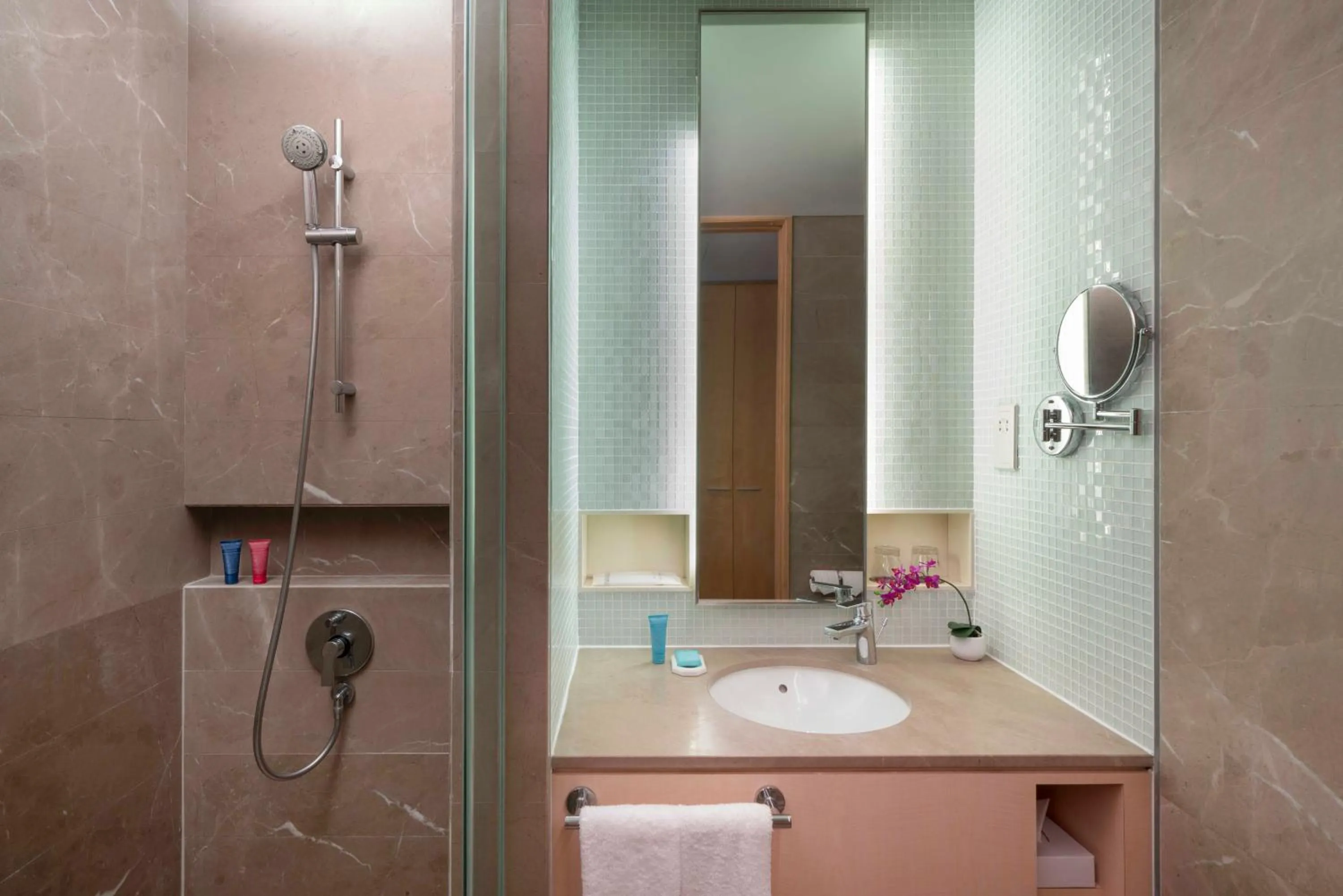 Bathroom in Rendezvous Hotel Singapore by Far East Hospitality