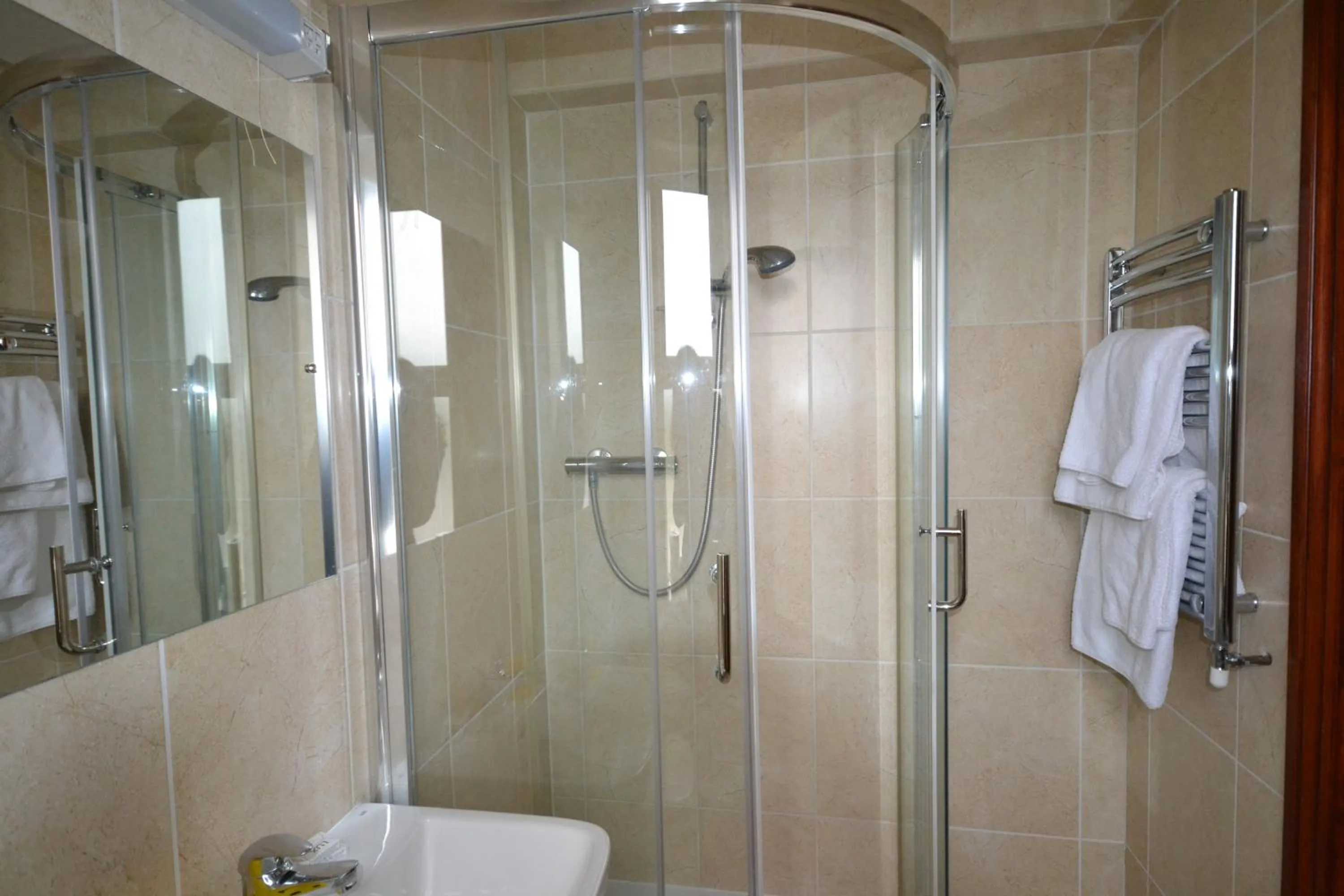 Shower in Airport Guest House