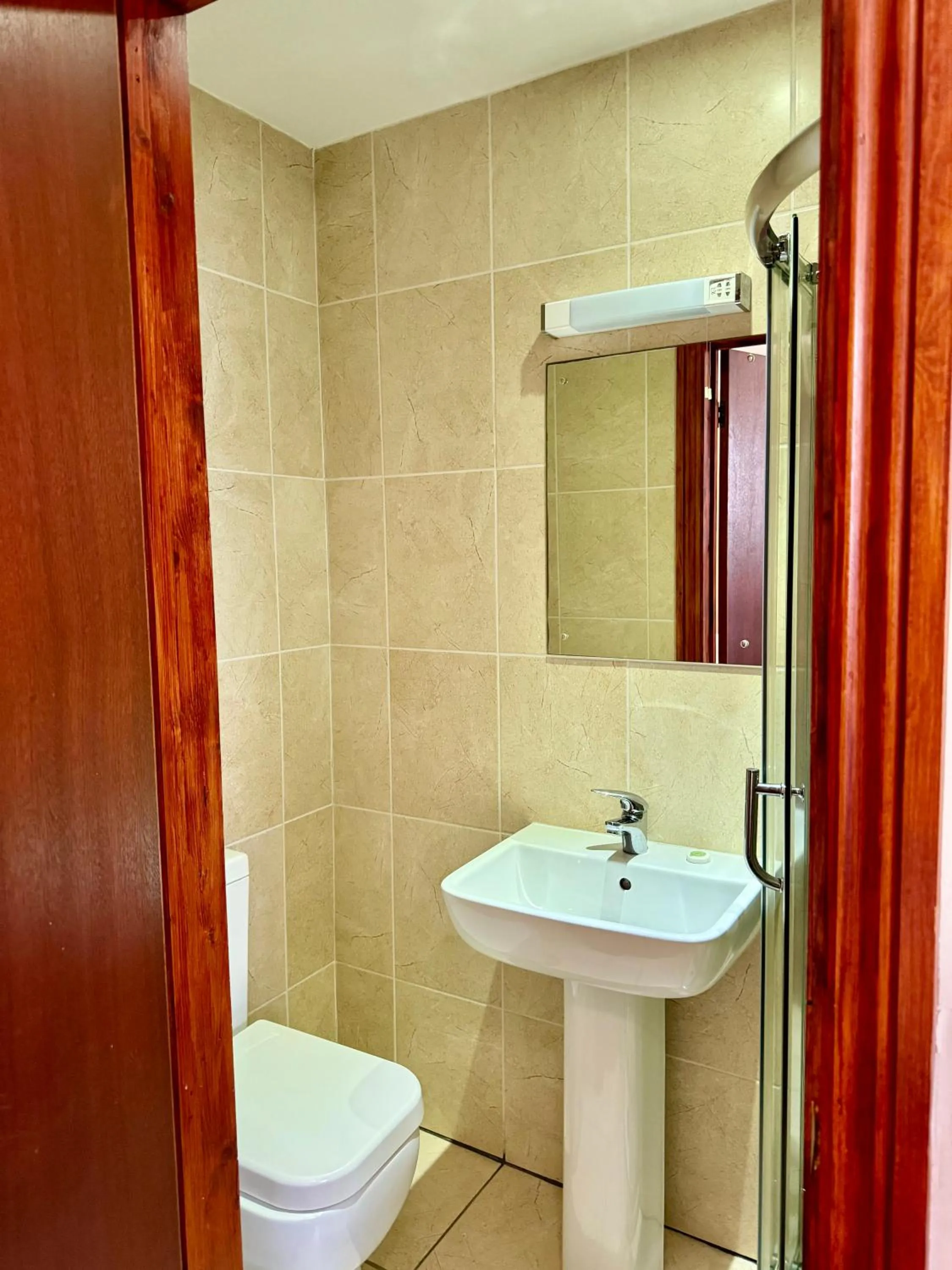 Shower in Airport Guest House