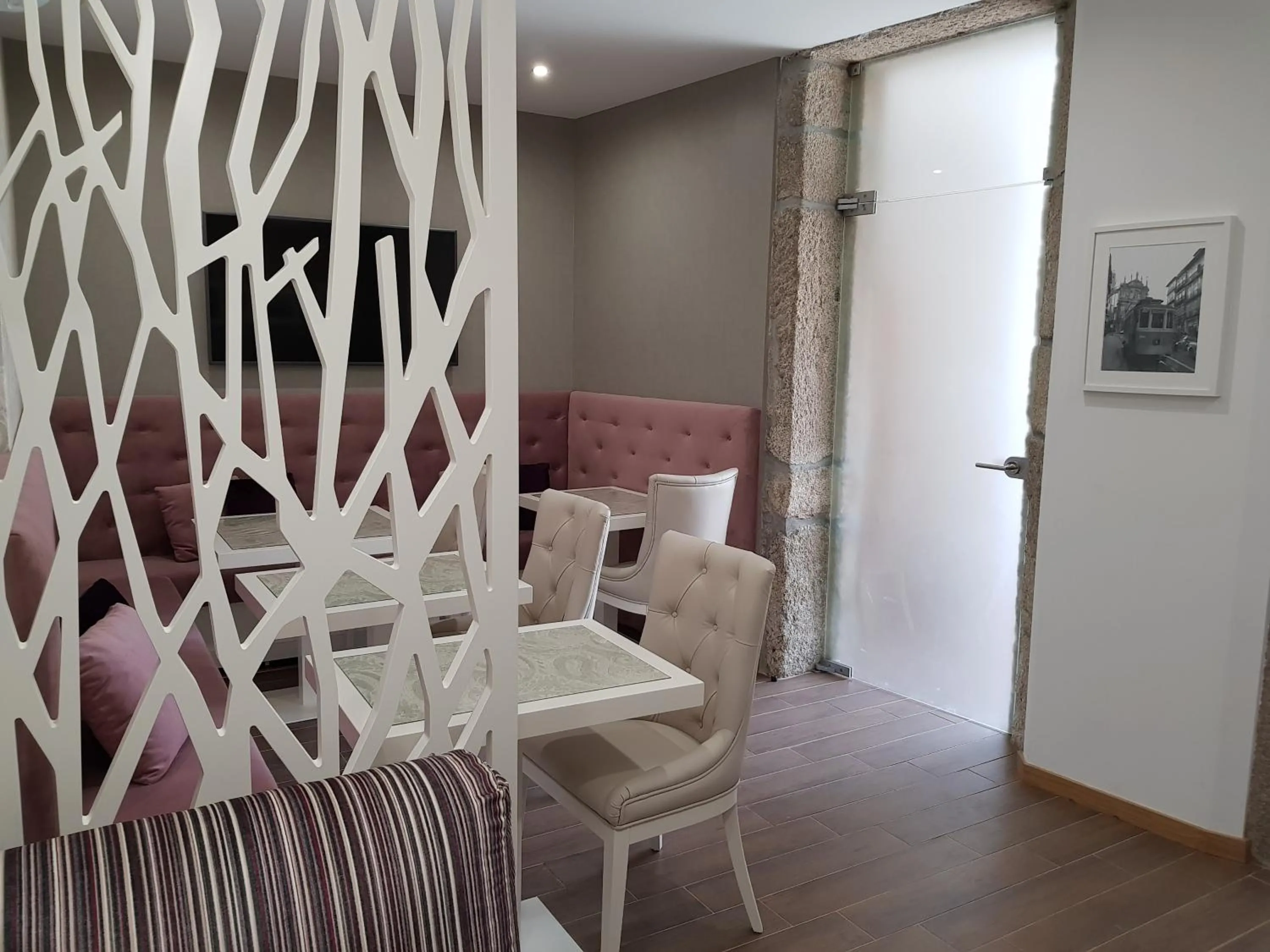 Lounge or bar in 22 Oporto Guesthouse