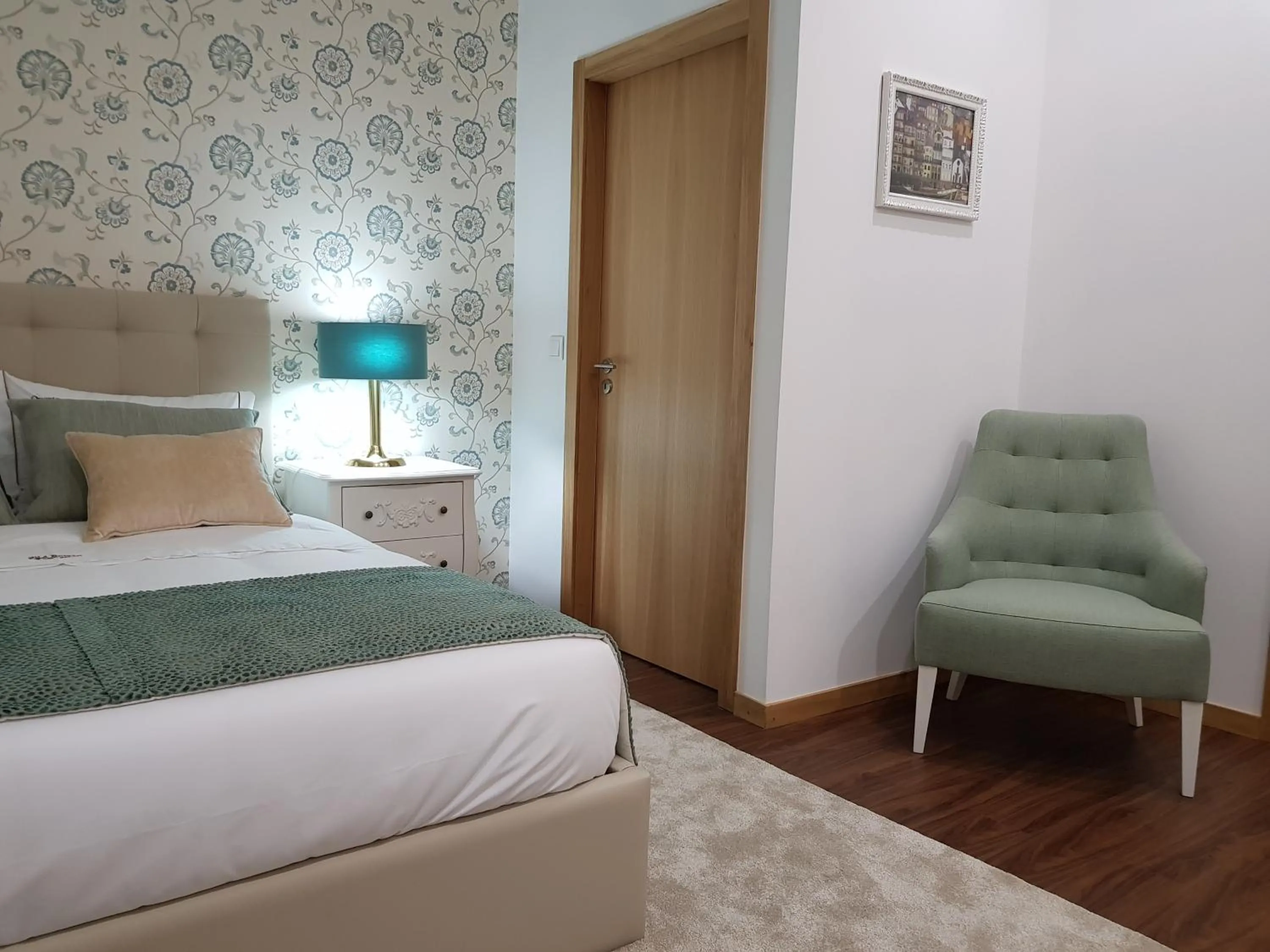 Decorative detail, Bed in 22 Oporto Guesthouse