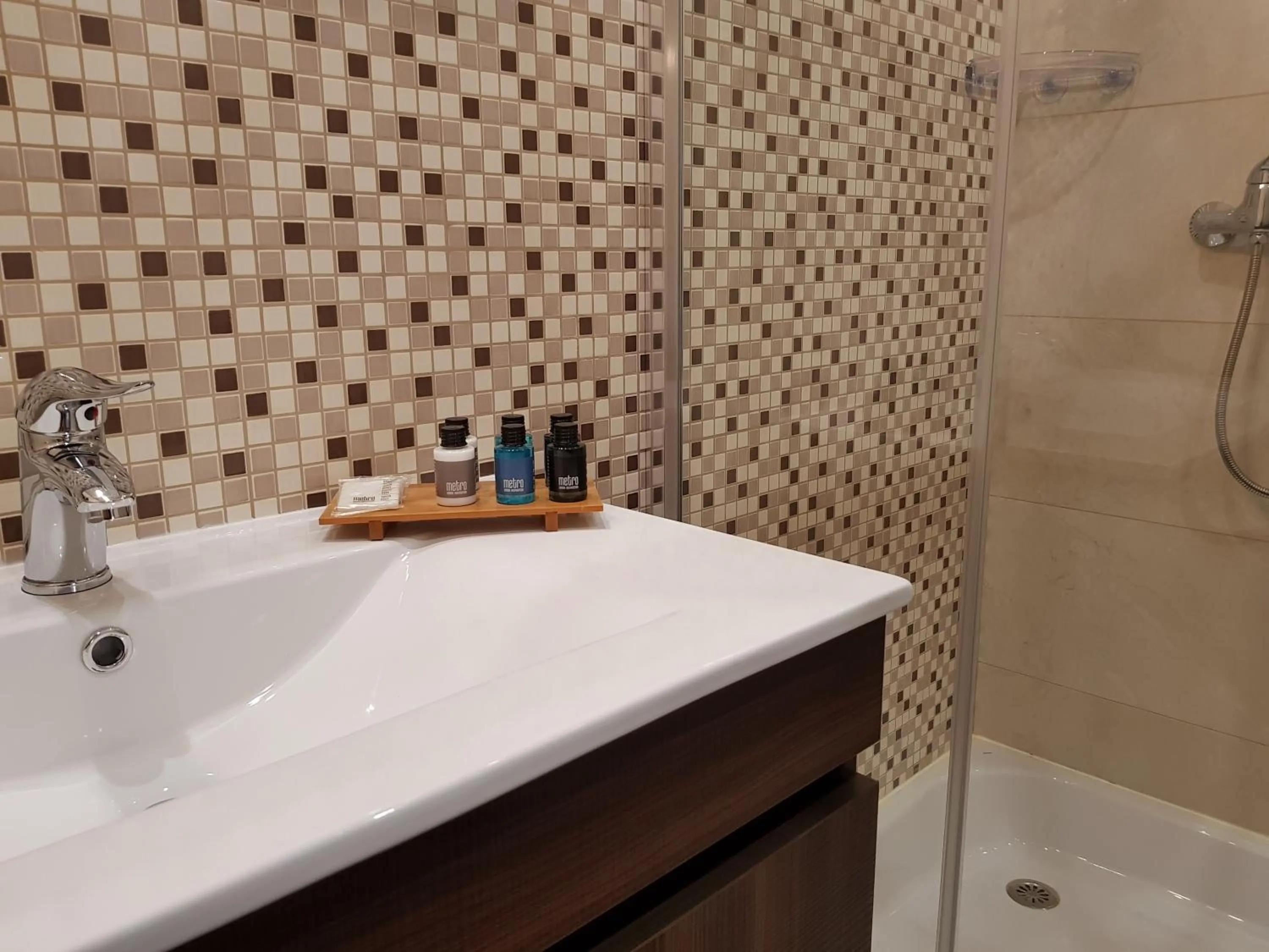 Bathroom in 22 Oporto Guesthouse