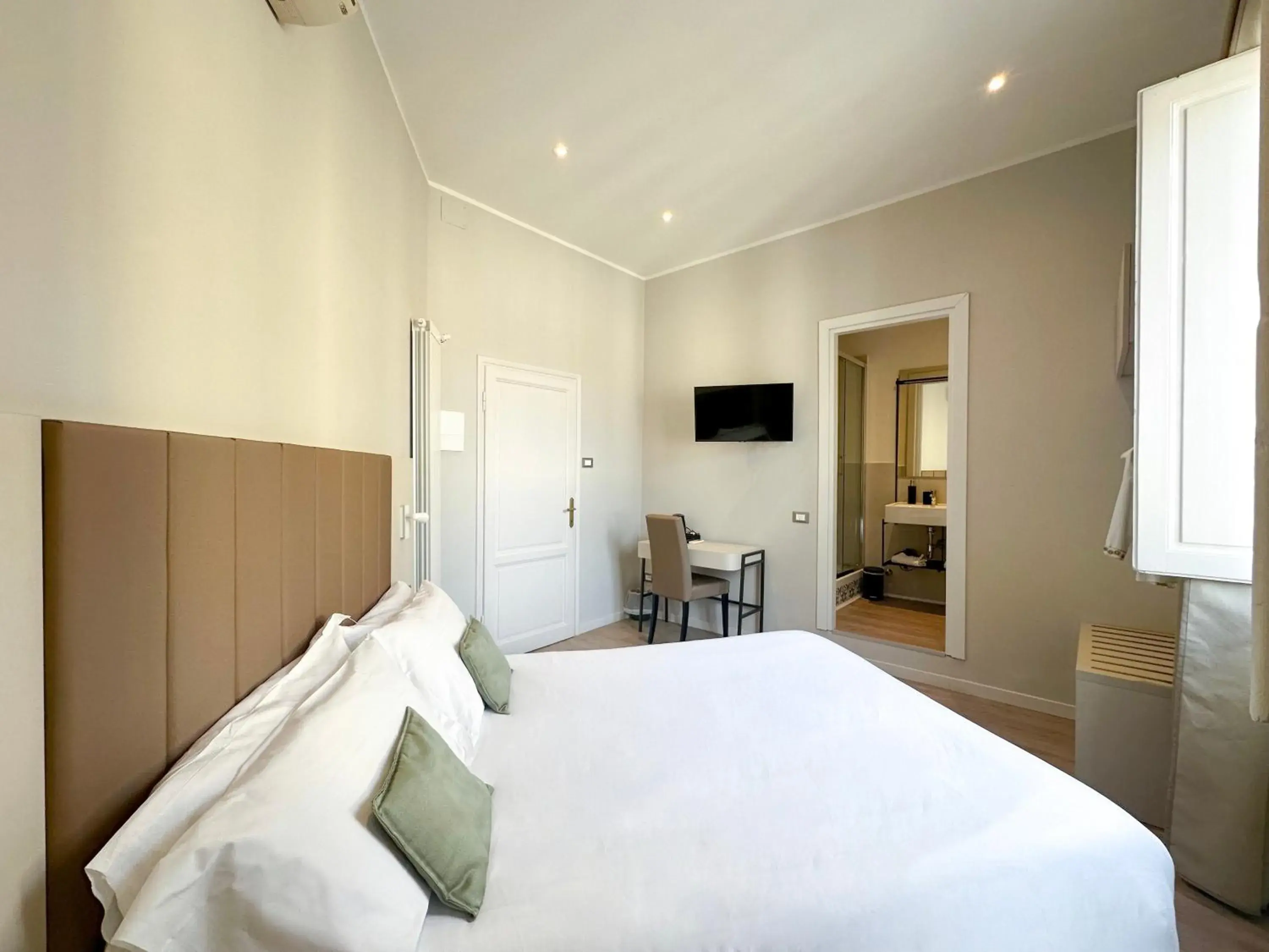 Bed in Hotel Giappone Bed in Hotel Giappone