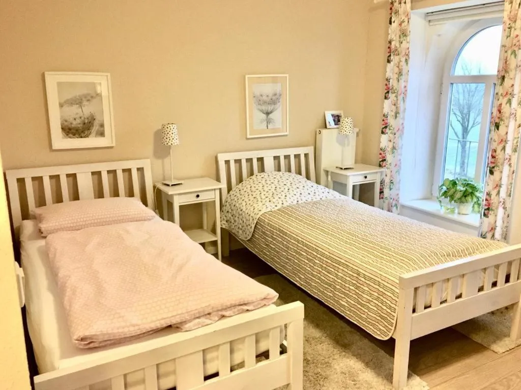 Bed in Station L