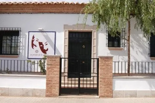 Facade/entrance in La Posada de Los Comediantes