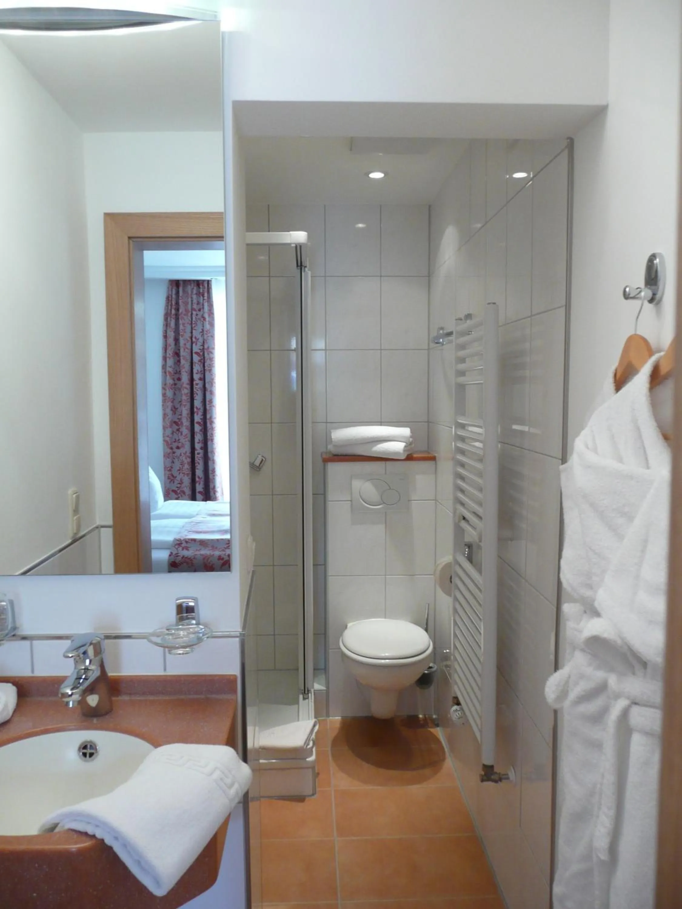 Bathroom in Hotel Garni Rheinpracht