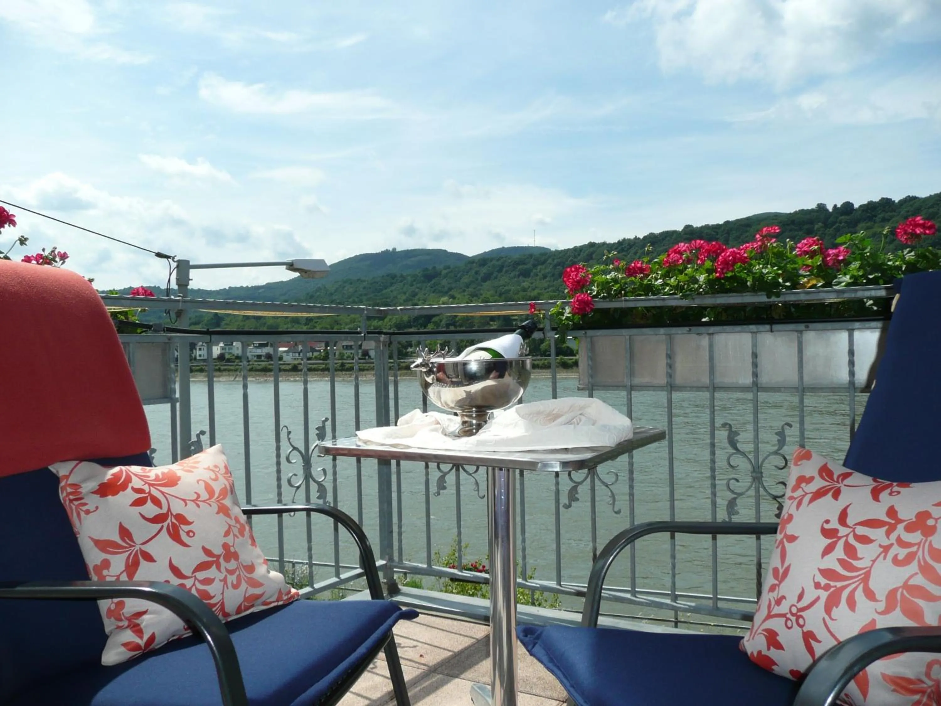 Balcony/Terrace in Hotel Garni Rheinpracht