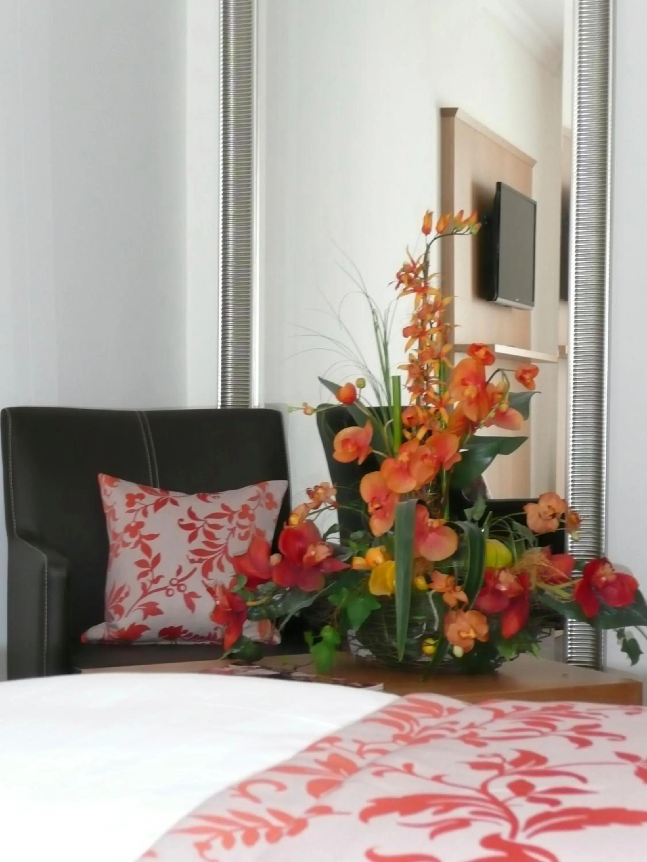 Seating area, Bed in Hotel Garni Rheinpracht