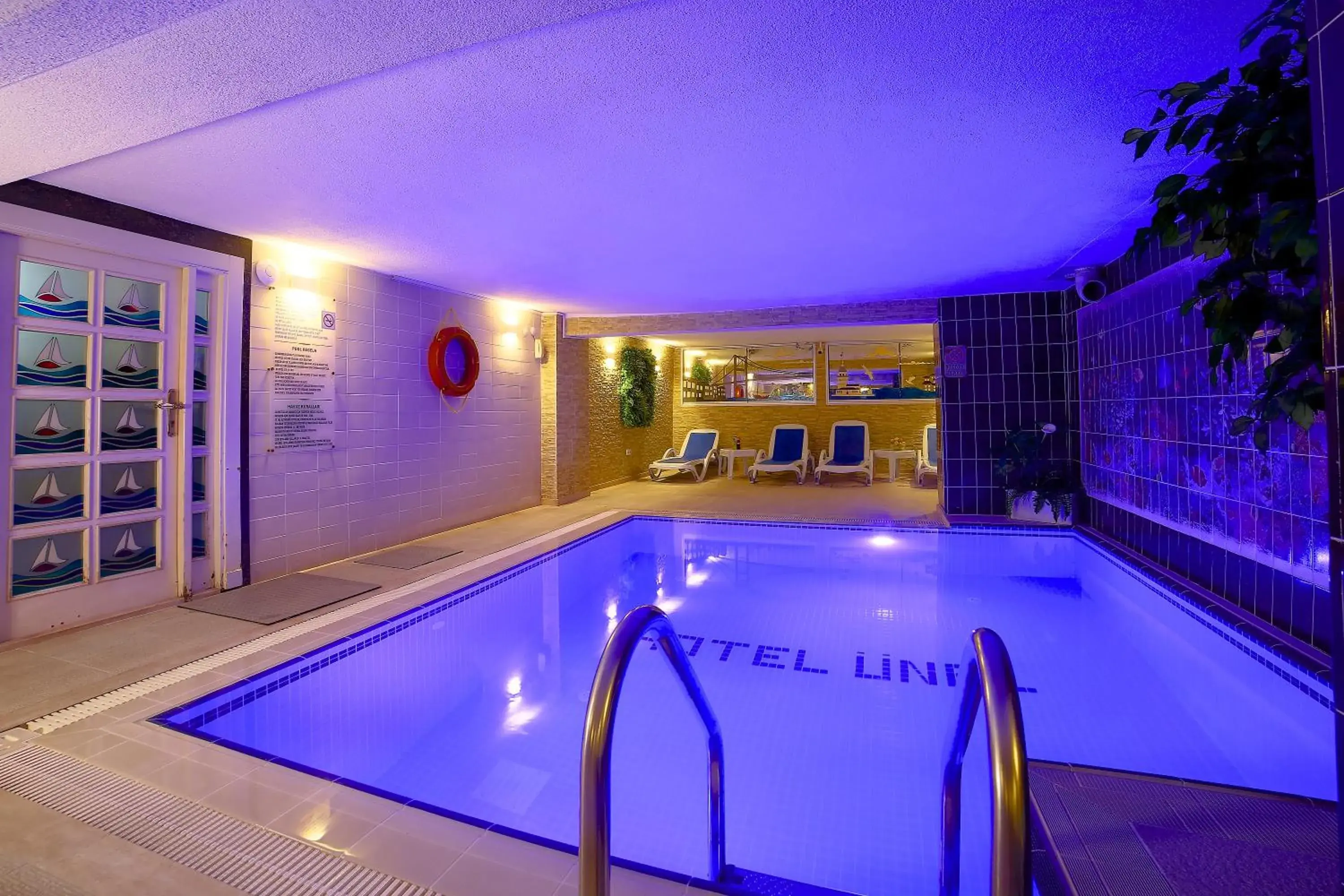 Pool view in Grand Unal Hotel Pool view in Grand Unal Hotel